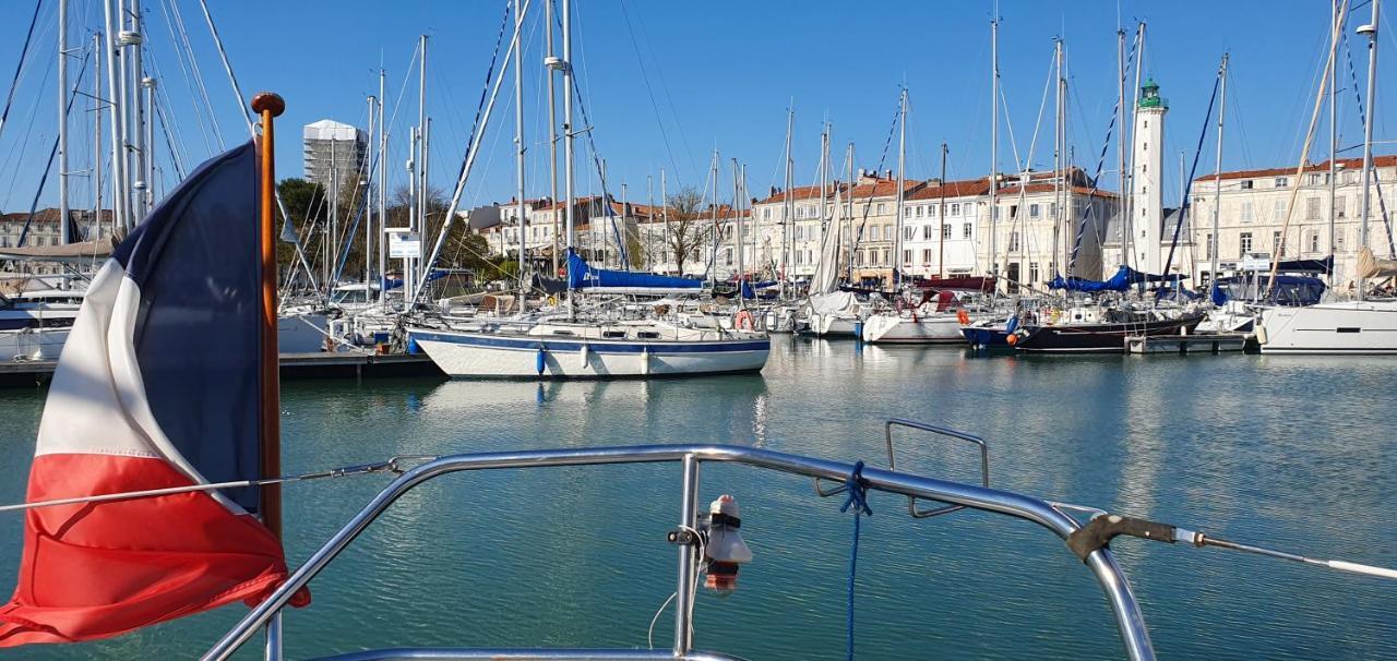 Nuits Au Port - Grand Voilier A Quai Au Vieux Port Bateau-hôtel La Rochelle (Charente-Maritime)