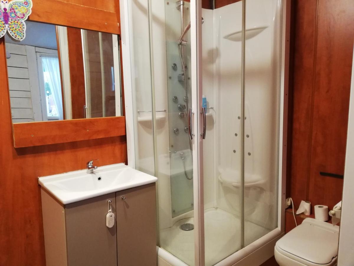 Petite Maison 15 Mn A Pied Du Marche Et Vieux Port * La Rochelle (Charente-Maritime)