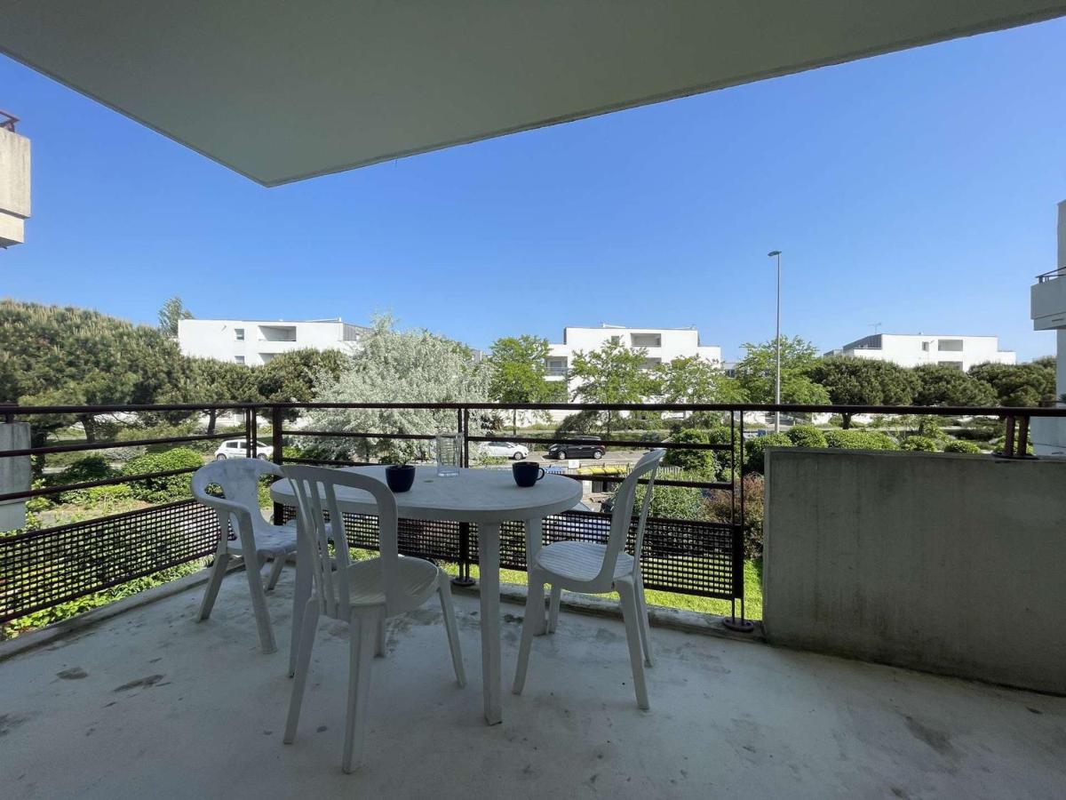 Confortable Avec Balcon, Parking, Piscine Proche Port La Rochelle - Fr-1-246-664 Appartement