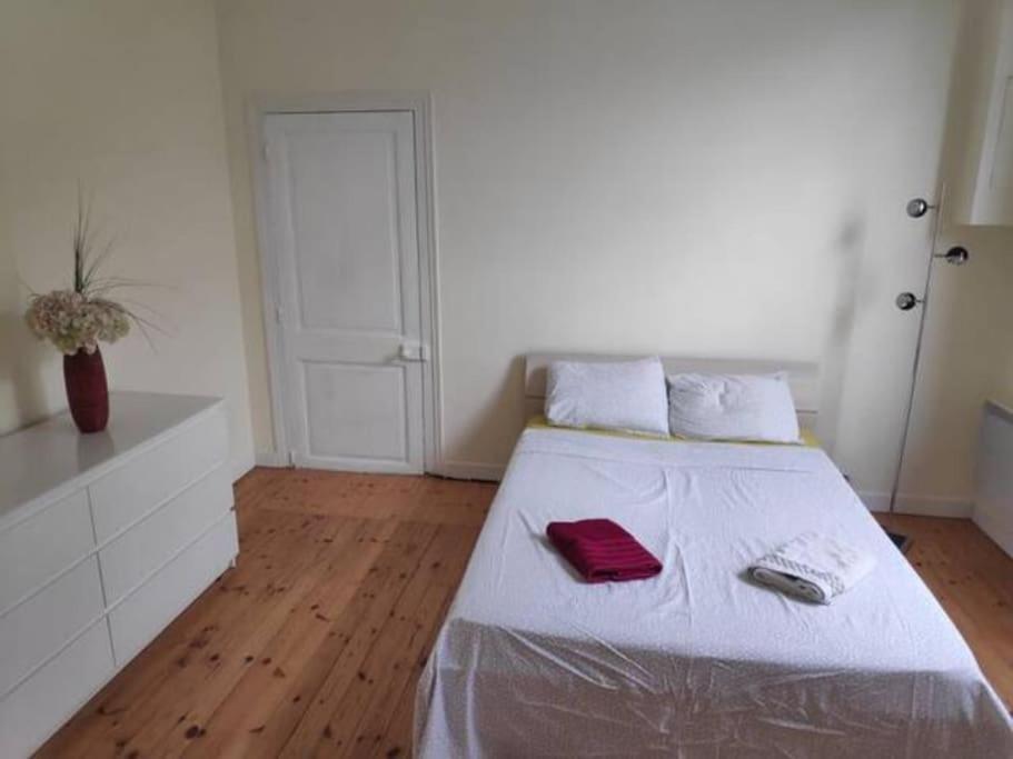 Maison Calme Avec Terasse Proche Centre Hébergement de vacances
