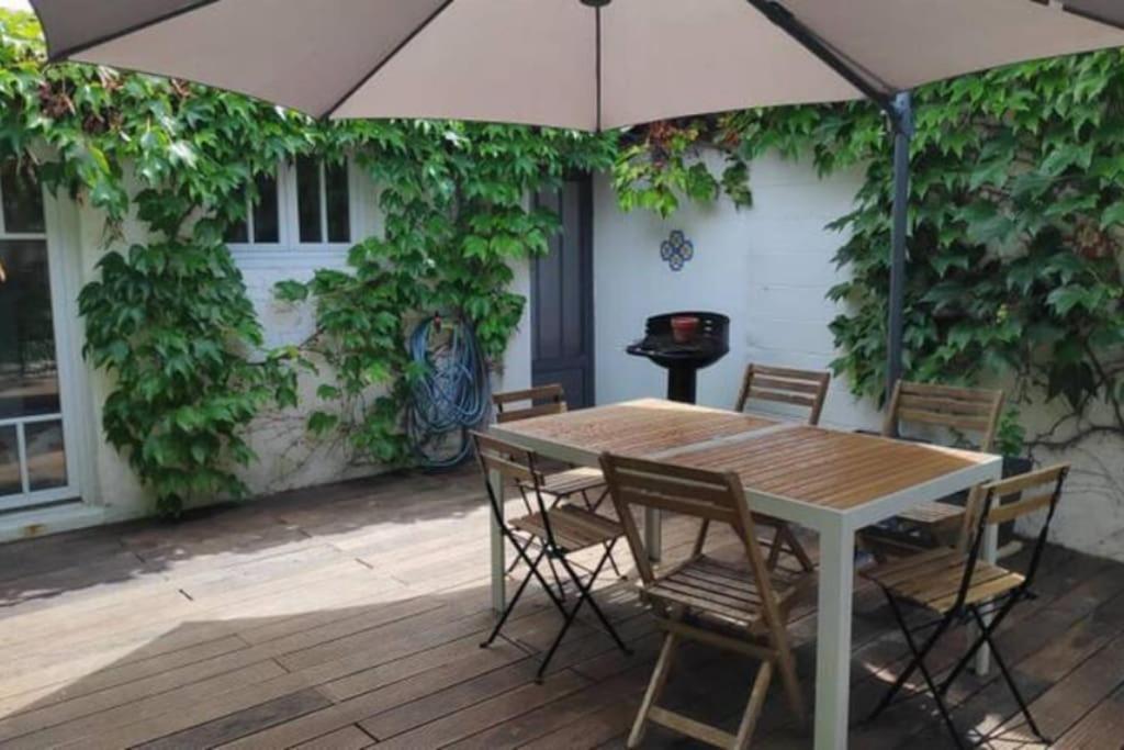 Maison Calme Avec Terasse Proche Centre Hébergement de vacances La Rochelle (Charente-Maritime)