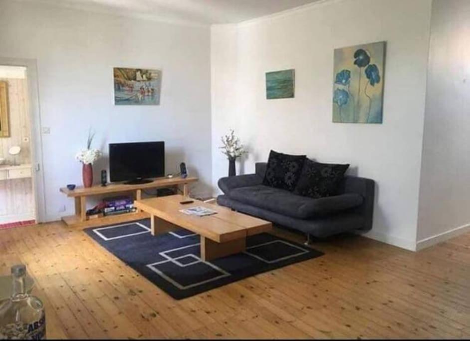 Maison Calme Avec Terasse Proche Centre Hébergement de vacances La Rochelle (Charente-Maritime)