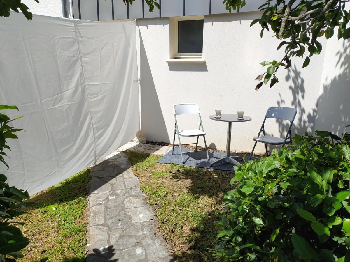 Belle Maisonnette Avec Jardin 2 Pas Du Vieux Port * La Rochelle (Charente-Maritime)