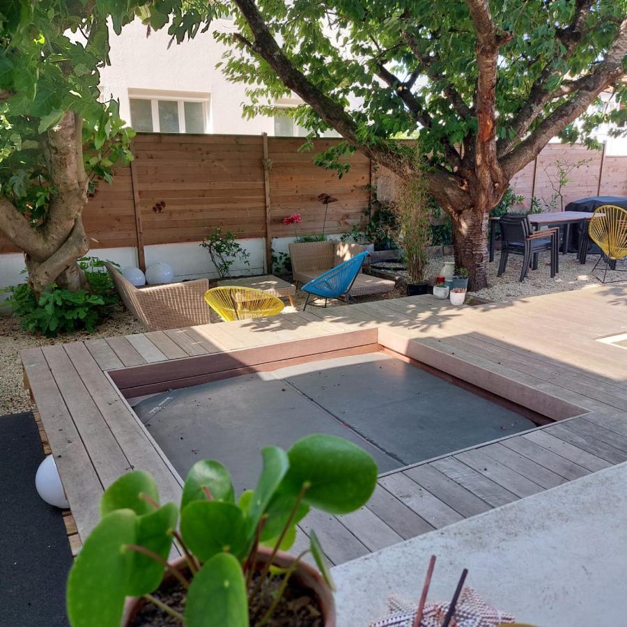 Maison Familiale Avec Jacuzzi Et Piscine * La Rochelle (Charente-Maritime)