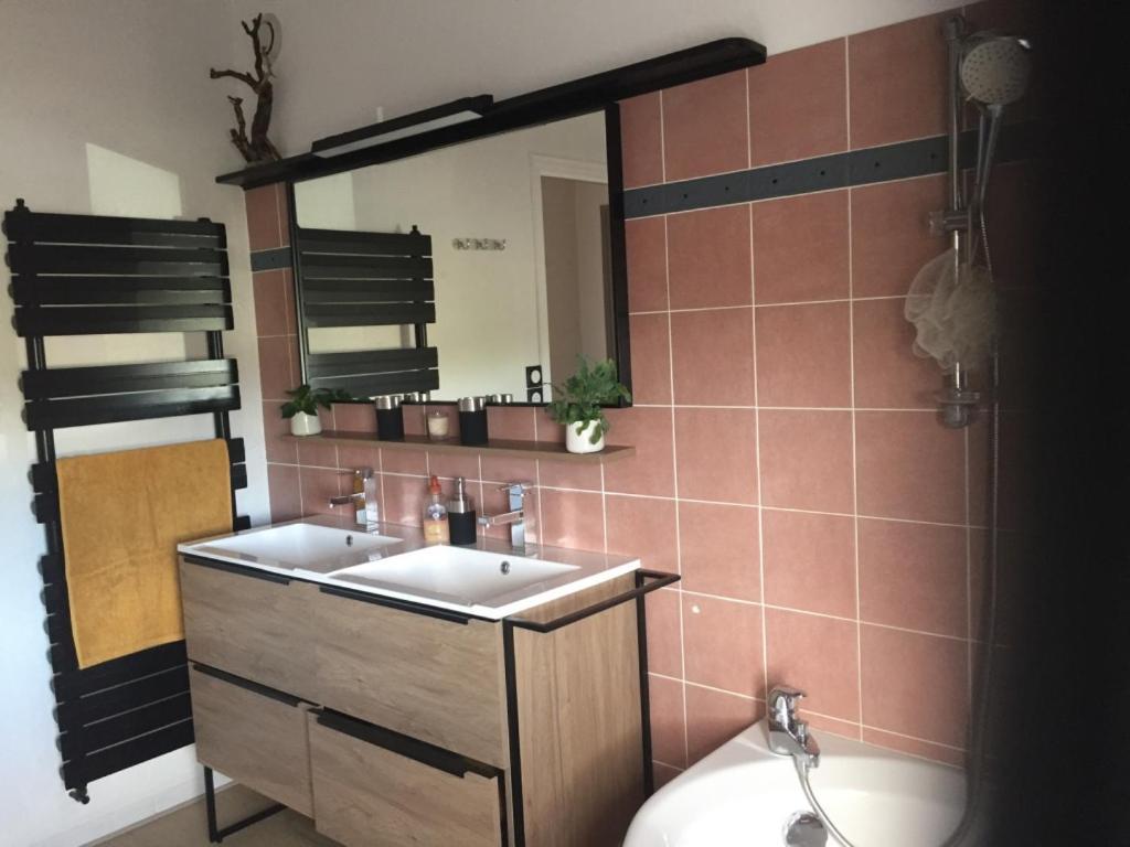 A La Rochelle Proche Velodyssee Et Parking Prive Séjour chez l'habitant *
