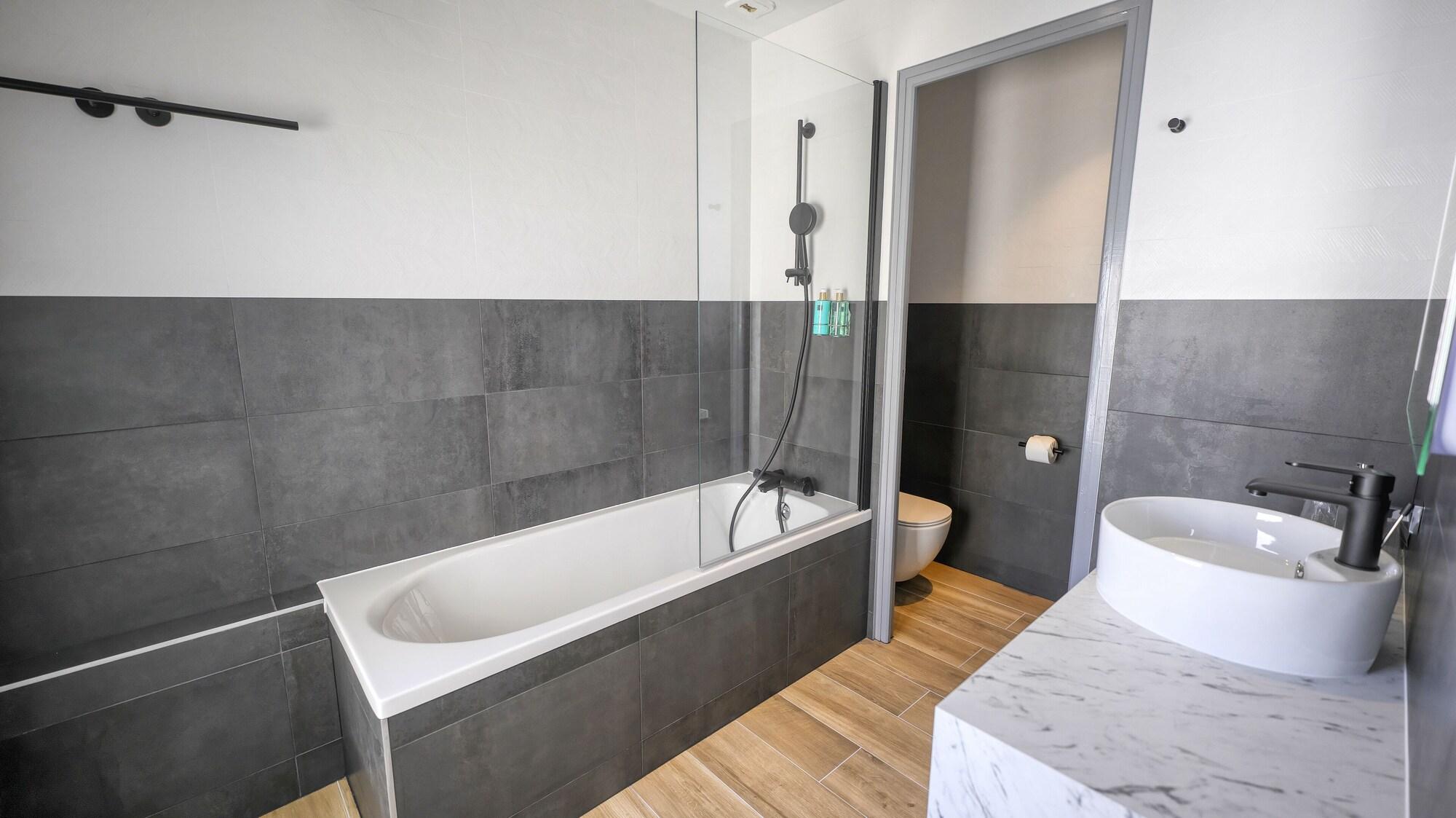Le Champlain Hotel 4*