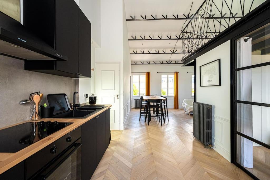 Appartement Superbe Facon Loft A 2 Pas Du Centre ! *