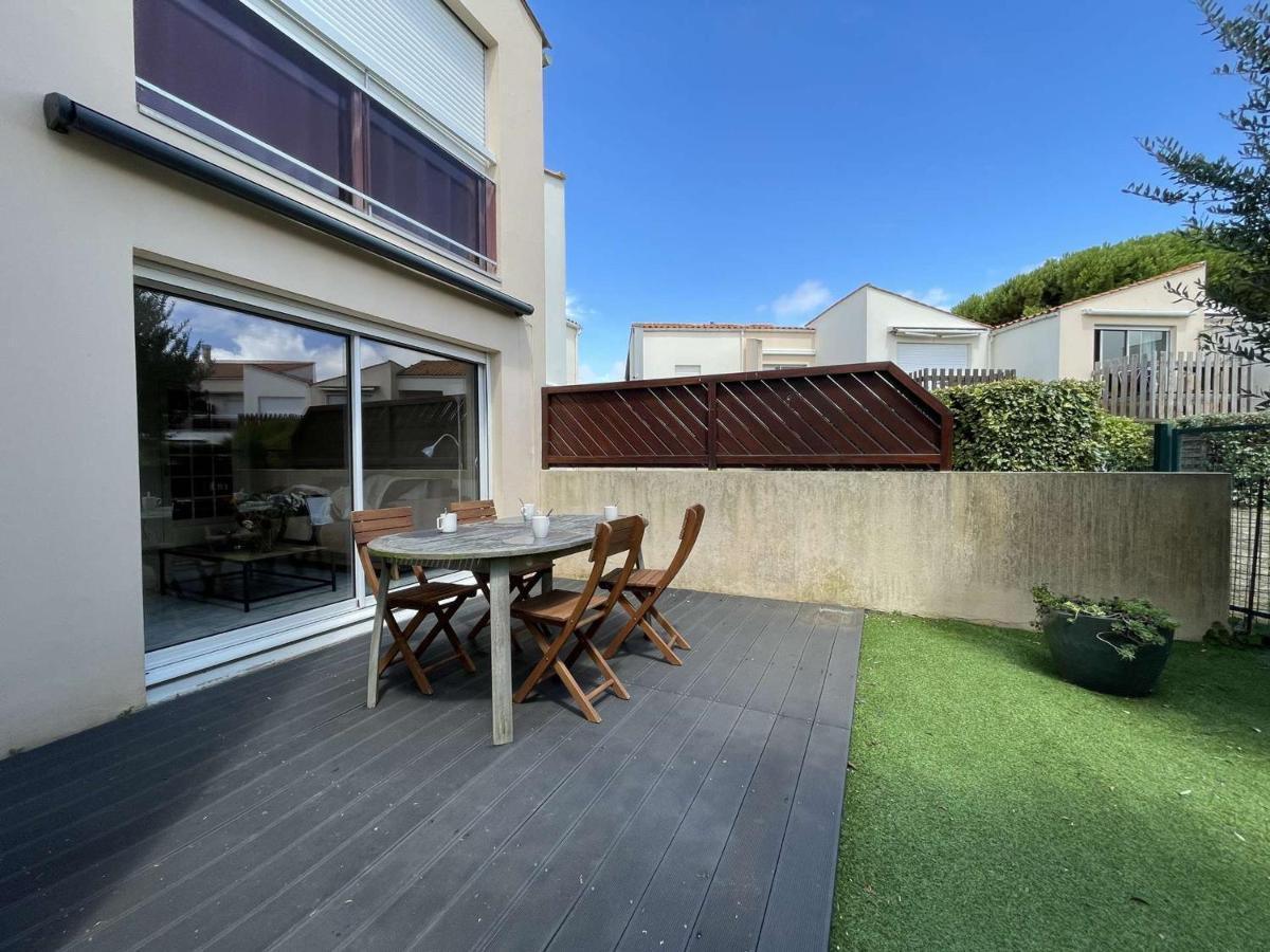 Appartement 3 Pieces Avec Piscine, Proche Commerces Et Transports, La Rochelle - Fr-1-246-690 *