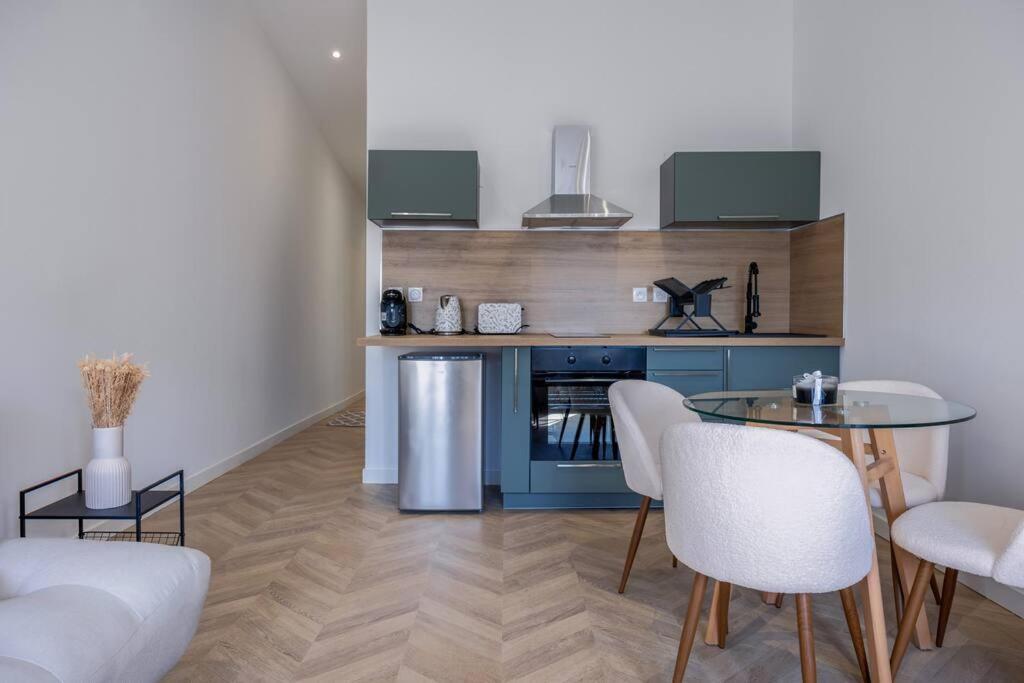Apartment La D'orbigny En Hyper Centre