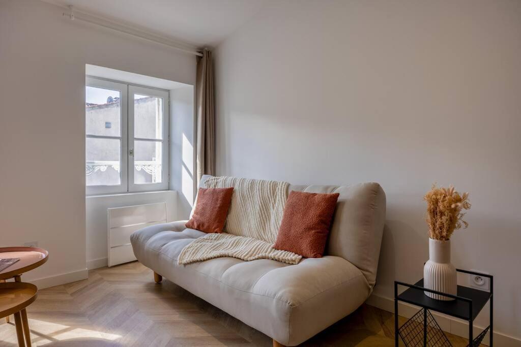 Apartment La D'orbigny En Hyper Centre