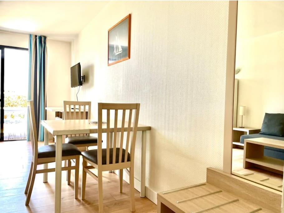 Caporizon-l'archipel-t1-piscine-plein Centre-terrasse La Rochelle (Charente-Maritime)