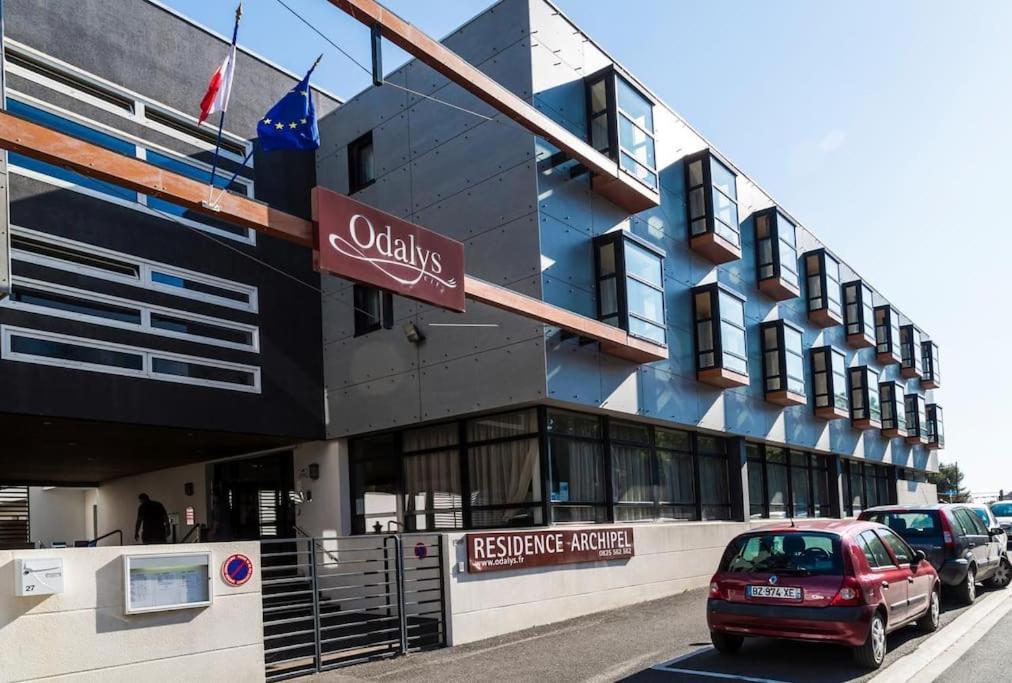 Caporizon-l'archipel-t1-piscine-plein Centre-terrasse * La Rochelle (Charente-Maritime)