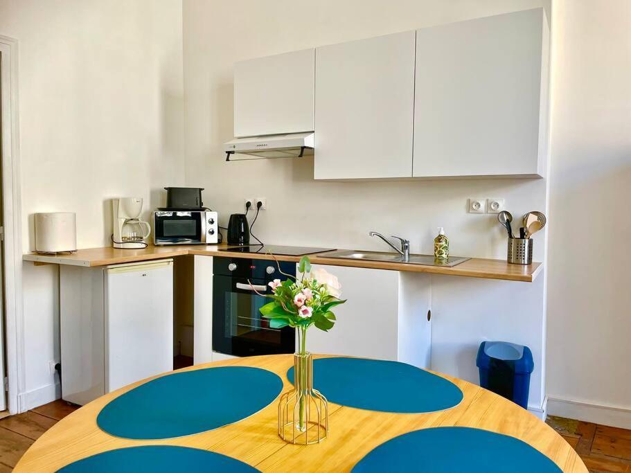 Apartment Caporizon-le Perot-t2 Au Coeur Du Vieux Port 100m La Rochelle (Charente-Maritime)