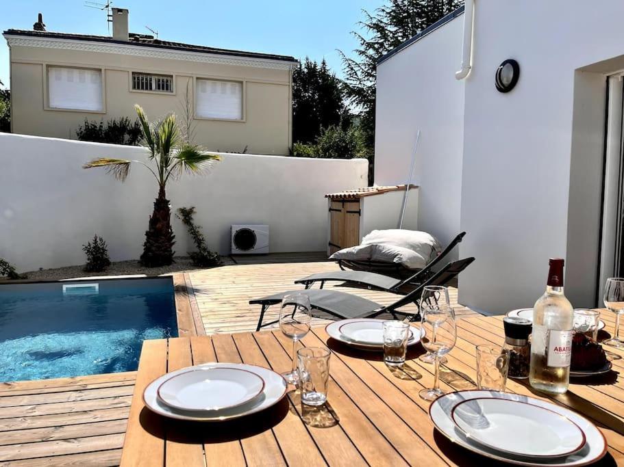 Superbe Avec Piscine A 10 Min Du Centre Villa *