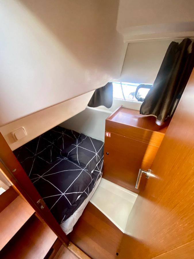 Nuit Insolite Sur Un Bateau à La Rochelle