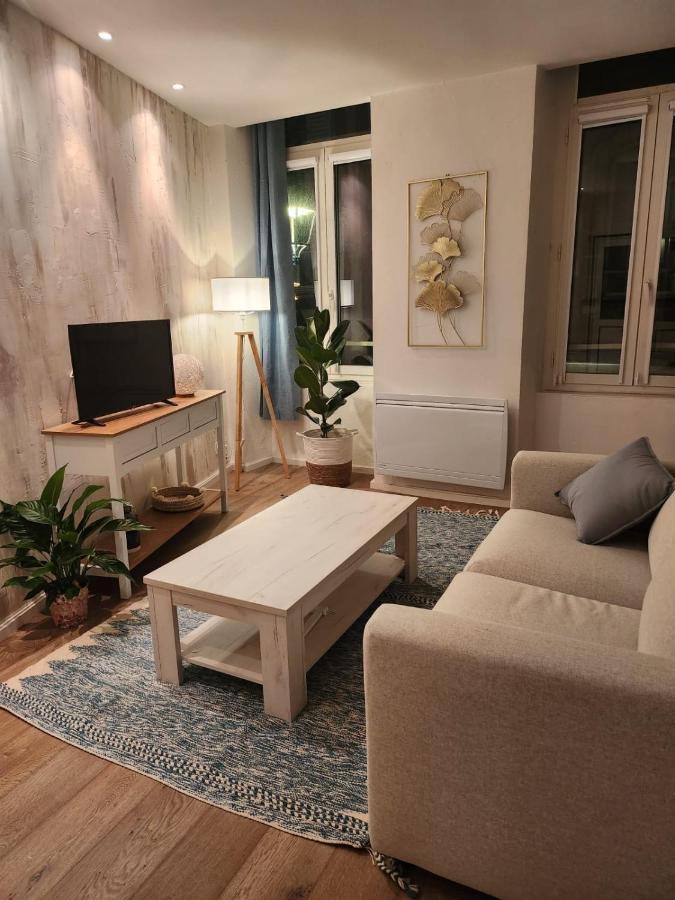 Cocon Iode Cosy Equipe, Baigne De Lumiere, Situe Au Coeur De La Rochelle A 1min A Pied Du Marche Avec Tv Et Wifi