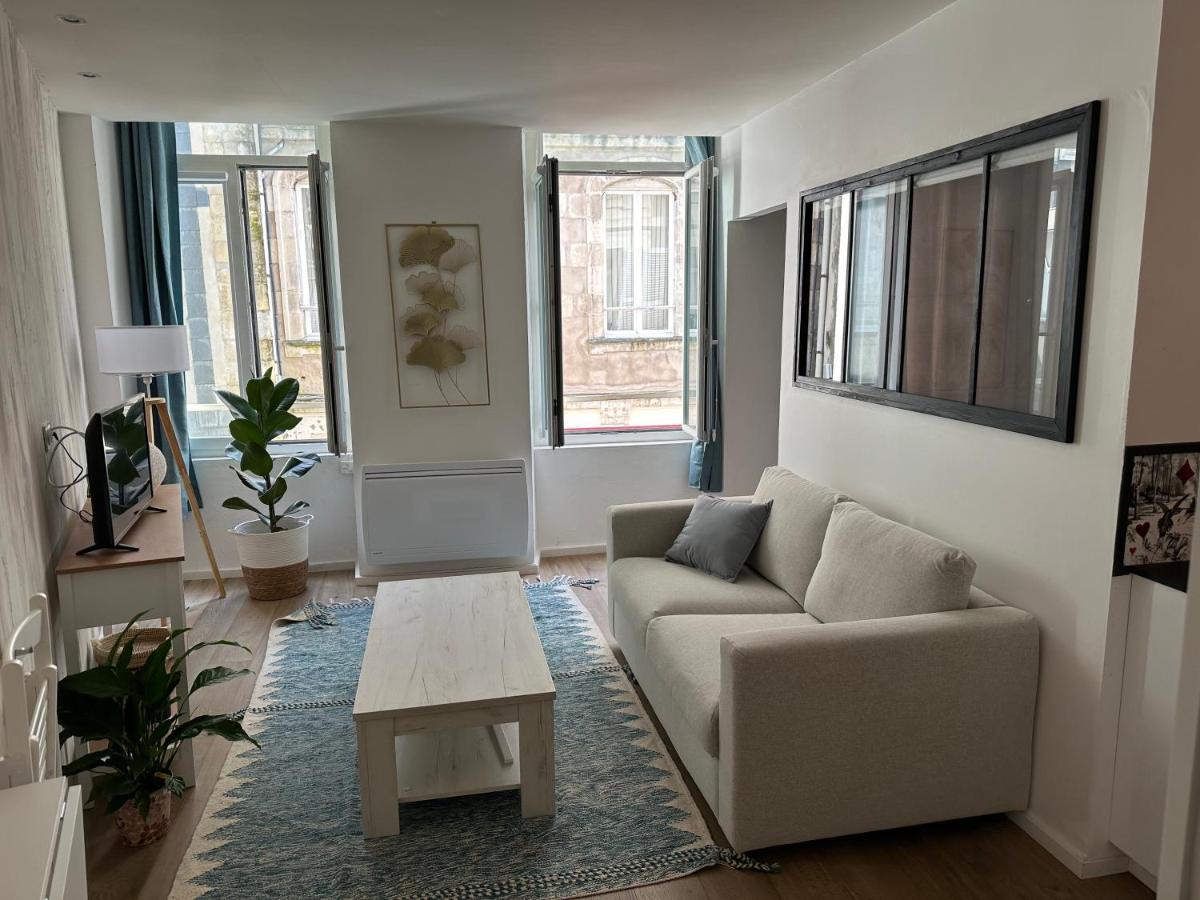 Apartment Cocon Iode Cosy Equipe, Baigne De Lumiere, Situe Au Coeur De La Rochelle A 1min A Pied Du Marche Avec Tv Et Wifi