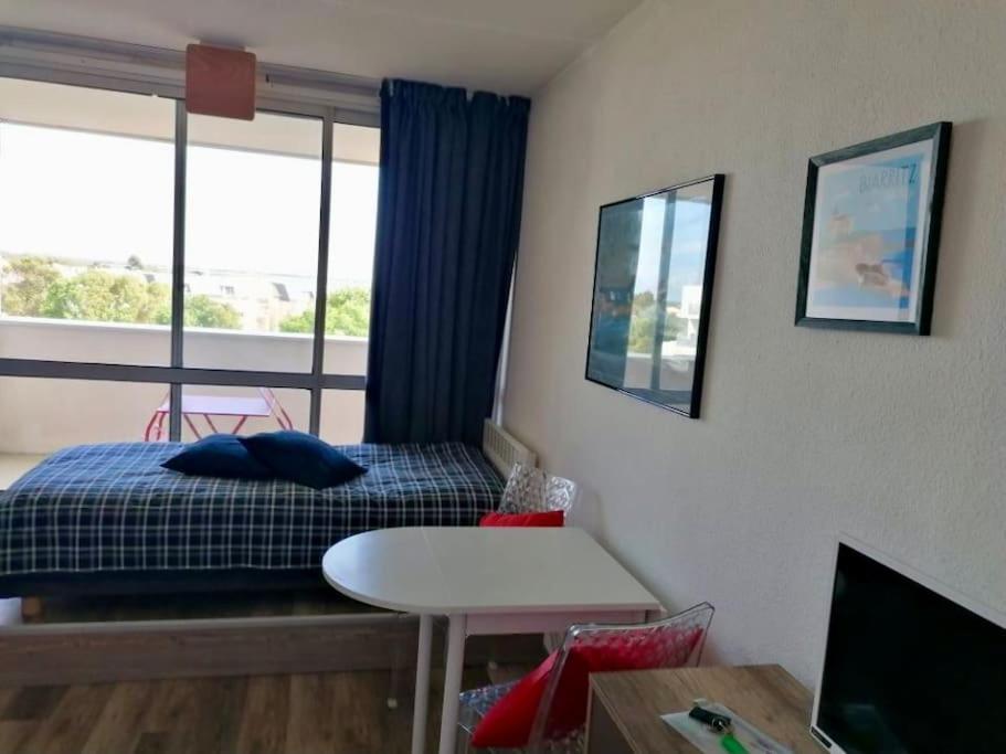 Studio C Avec Parking Et Terrasse Appartement