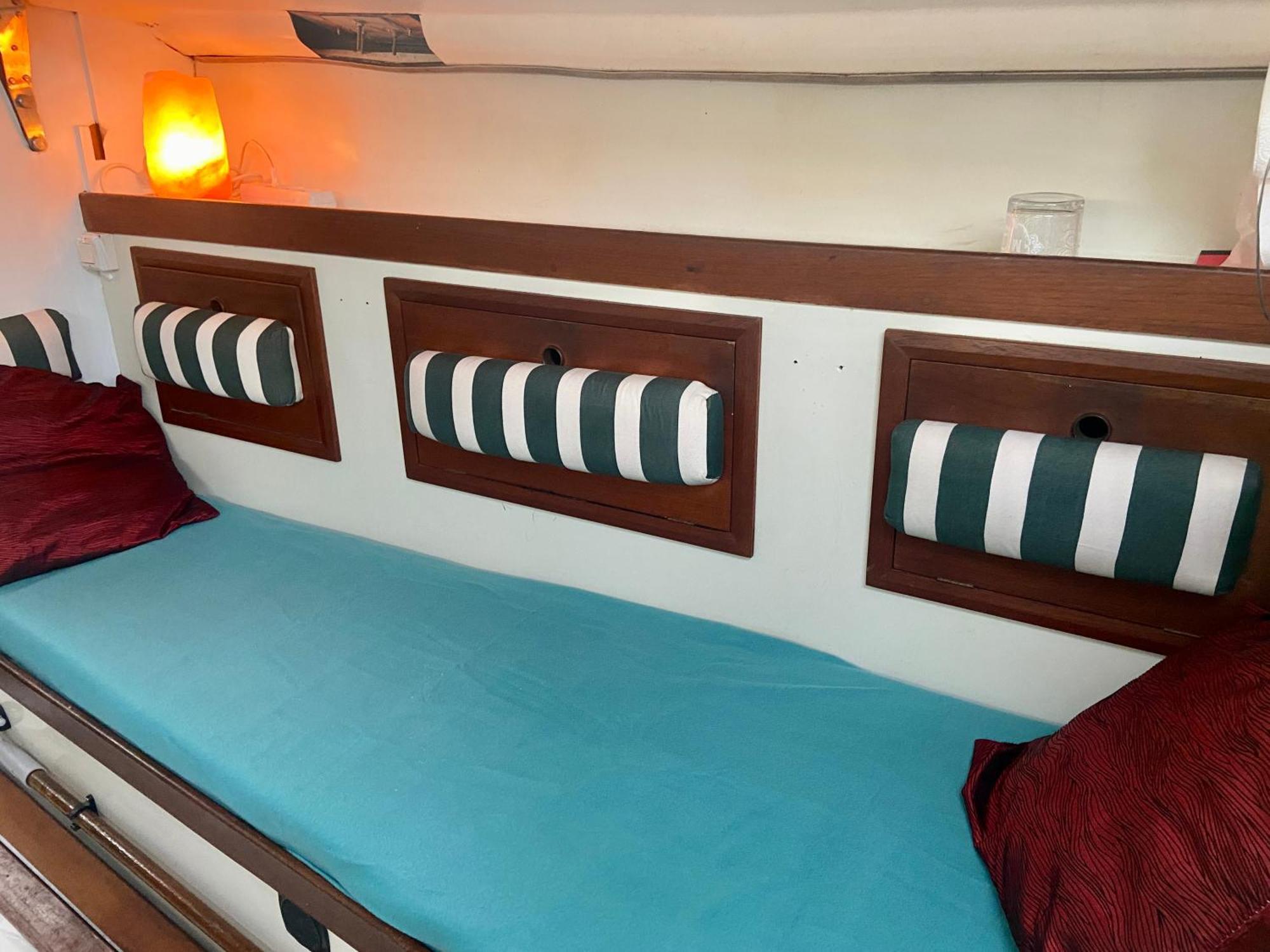 Botel Nuit Insolite A Bord D'un Voilier La Rochelle (Charente-Maritime)