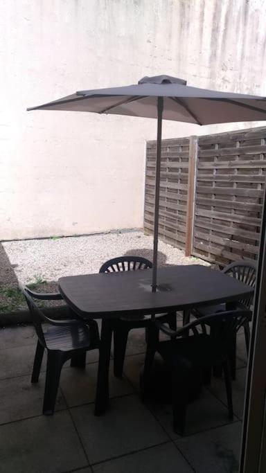 Petite Maison Avec Jardin *