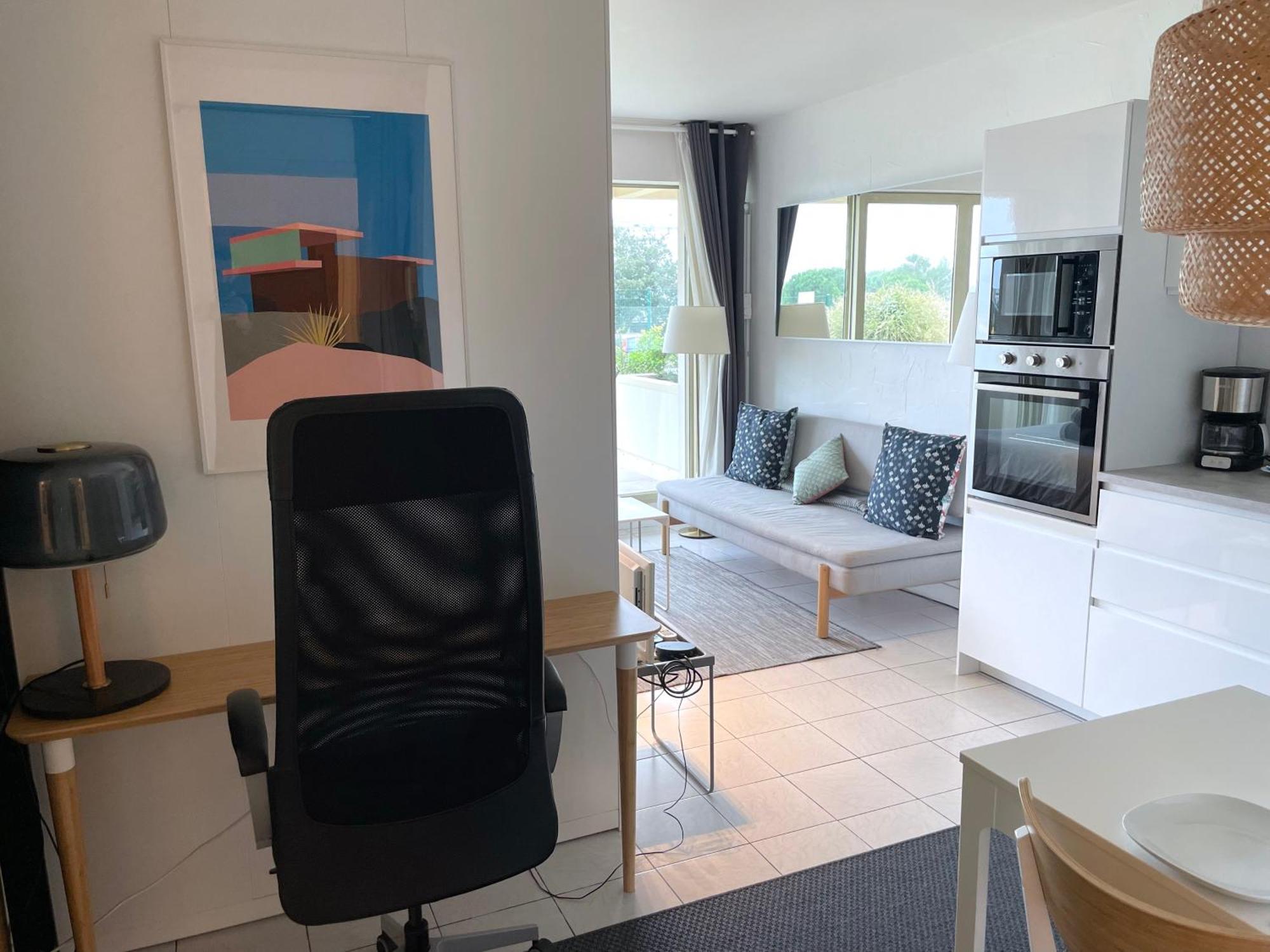 ღ La Corniche • Grand Studio, Piscine & Parking