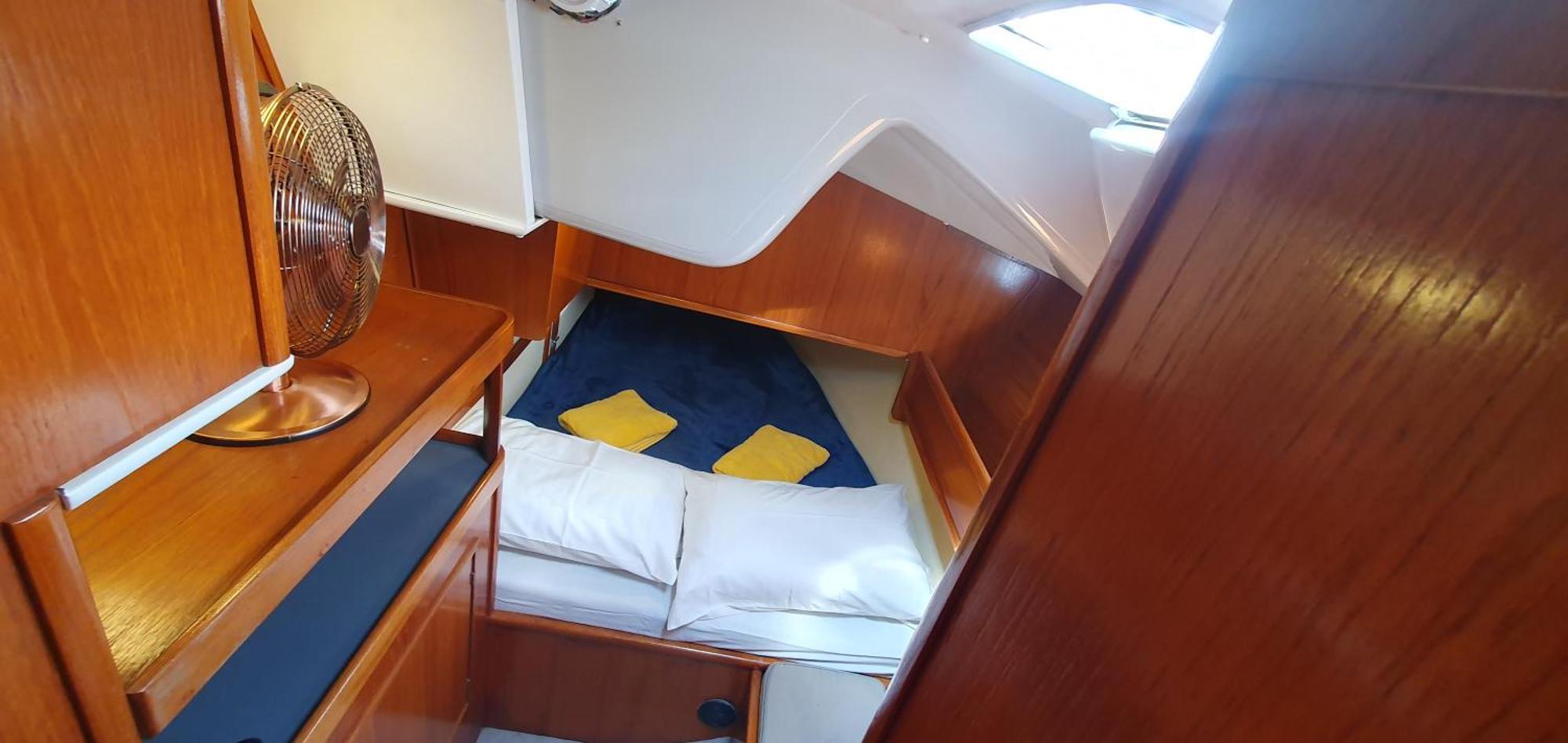 Coriandre 2 - Sur Un Grand Voilier 9 Personnes By Nuits Au Port Botel