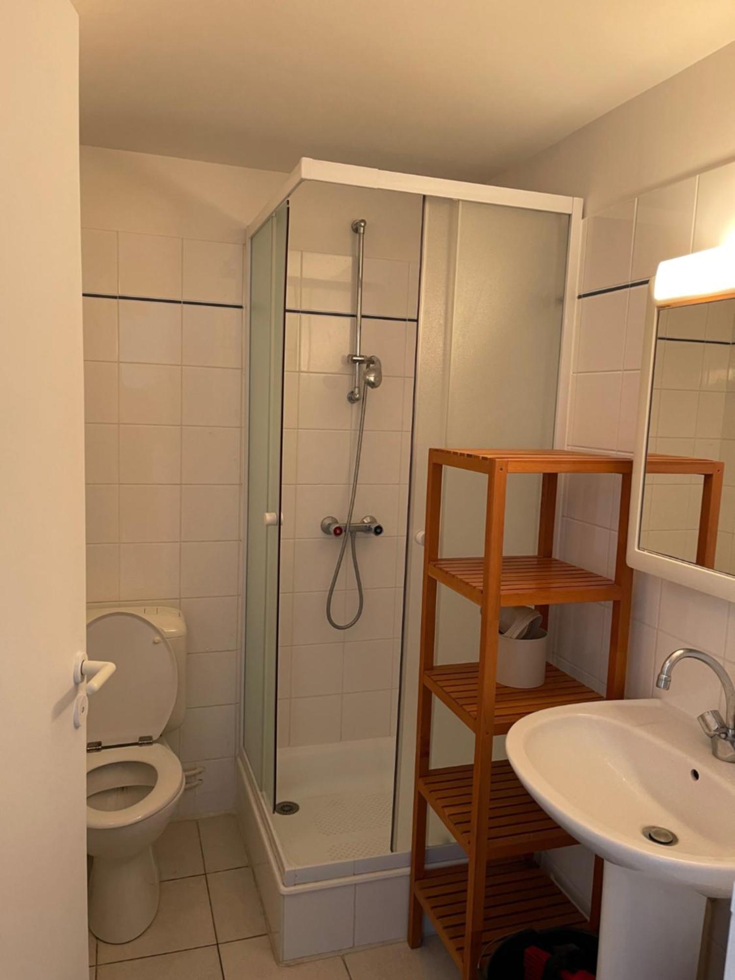 Appartement 2 Pièces Avec Parking En Coeur De - Lumineux Et Calme