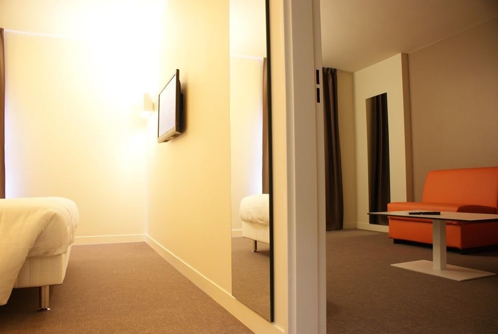 Kyriad La Rochelle Centre - Les Minimes Hotel 3*
