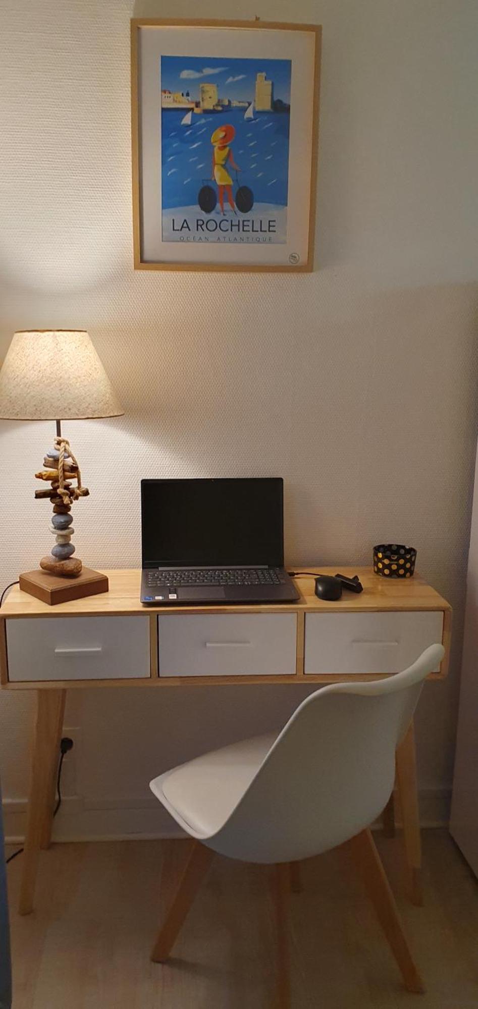 Grand Studio Chaleureux à Port Neuf Appartement *