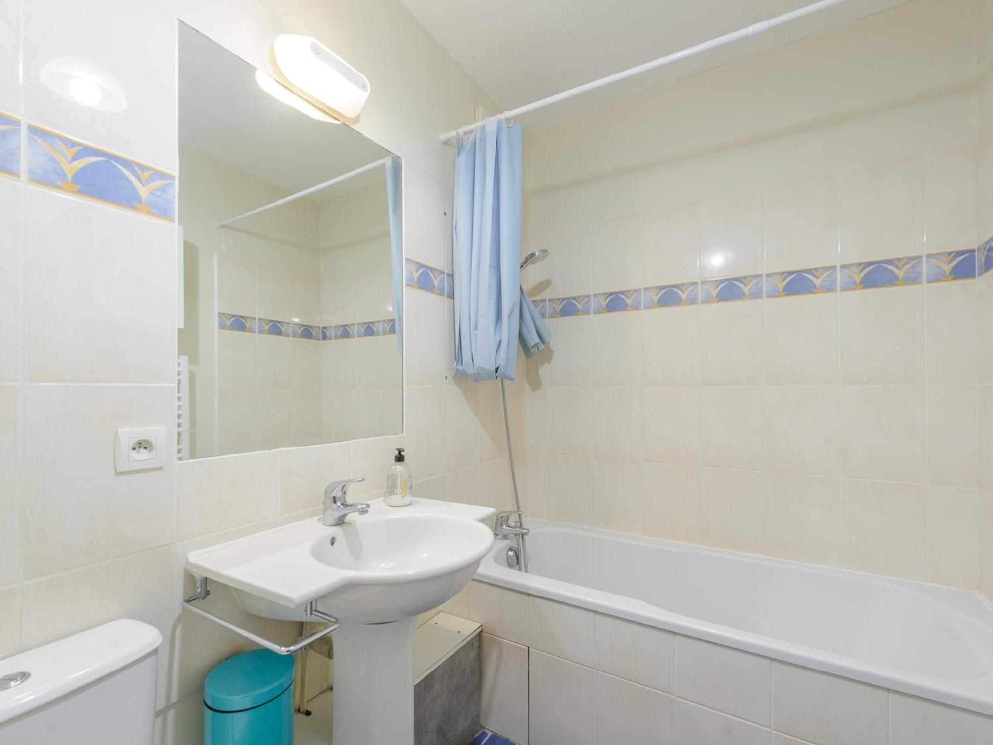 Apartment Ensoleille Au Bord De Avec Balcon Et Parking, Proche Centre Et - La Rochelle - Fr-1-535-51 La Rochelle (Charente-Maritime)