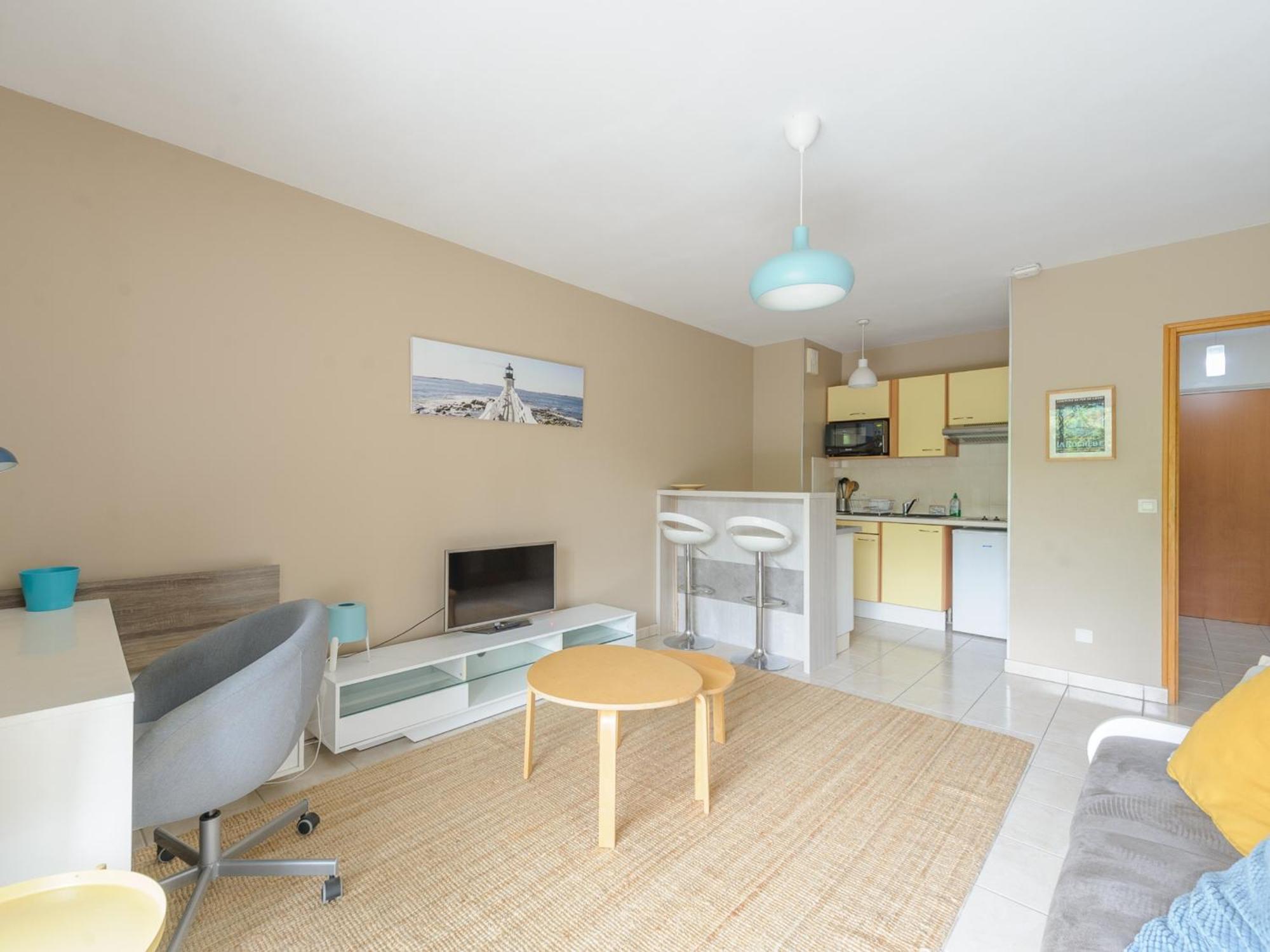 Ensoleille Au Bord De Avec Balcon Et Parking, Proche Centre Et - La Rochelle - Fr-1-535-51 Apartment La Rochelle (Charente-Maritime)