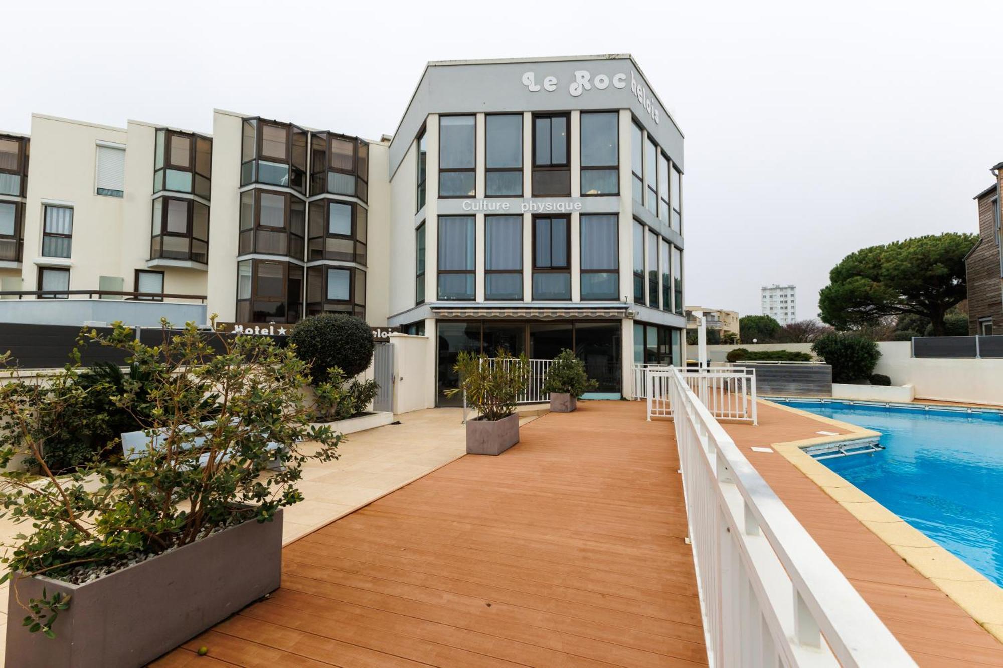 Logis Le Rochelois Hotel 3*