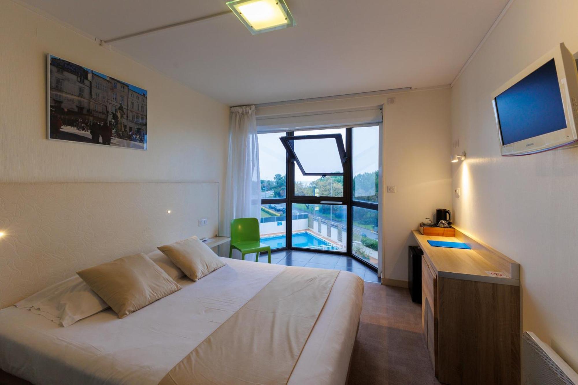 Hotel Logis Le Rochelois