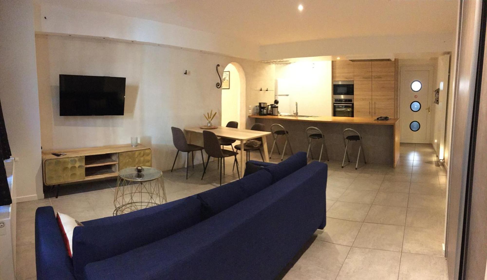 Le Cours Ladauge Apartment *