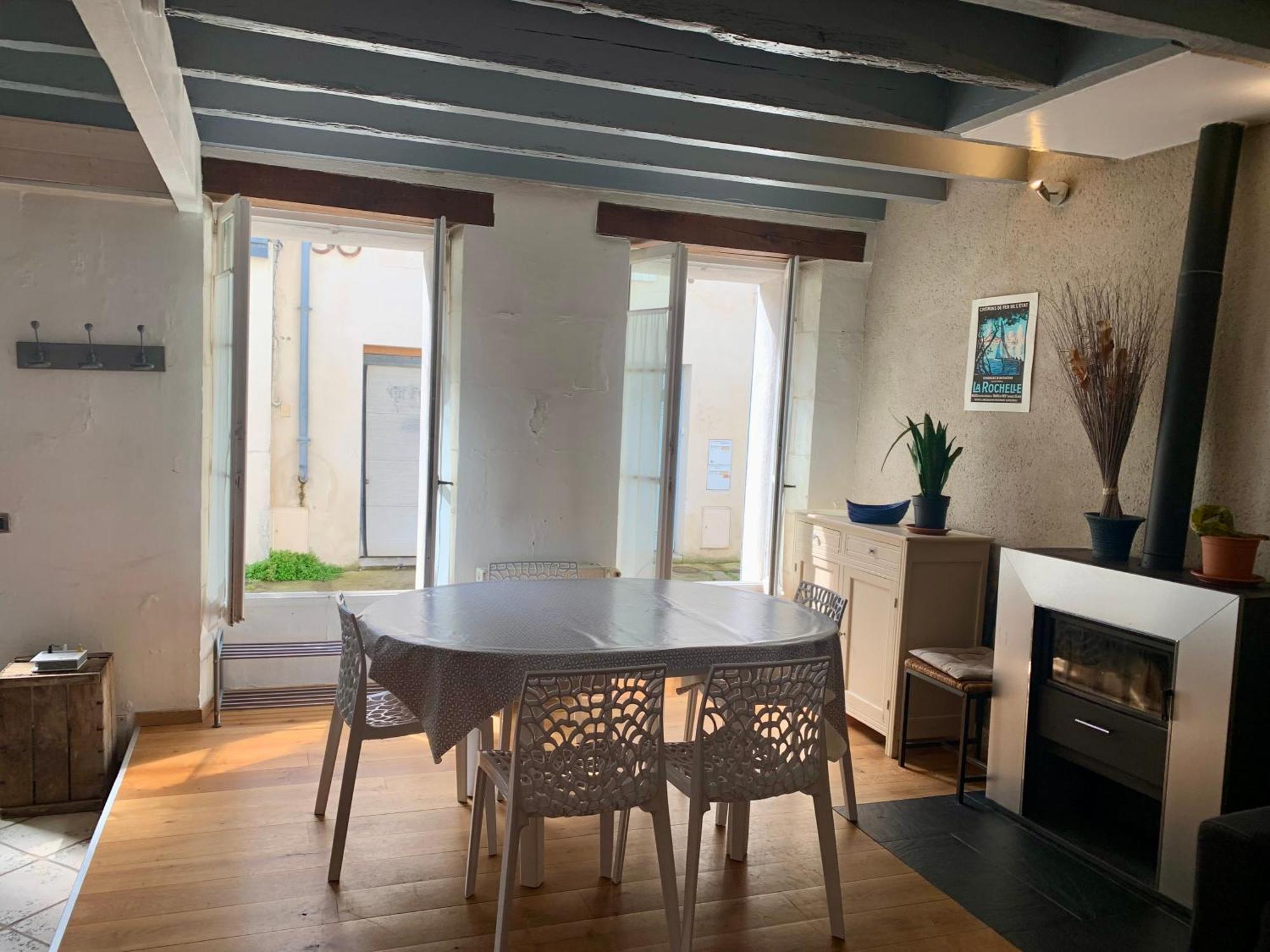 Les Marionnettes, Maison De 80m2 Avec Terrasse
