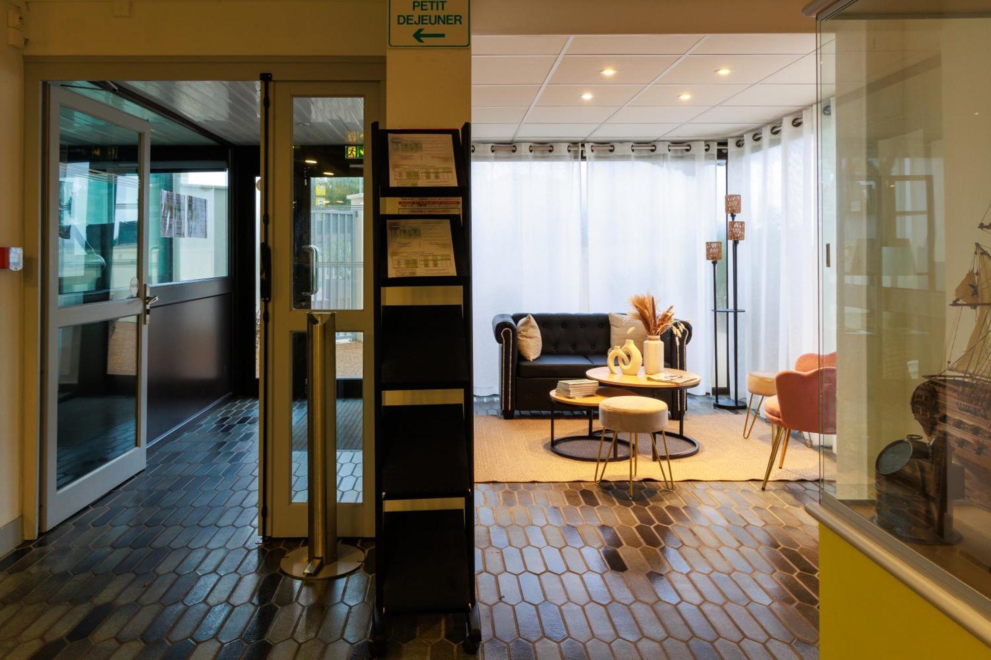 Hotel Logis Le Rochelois
