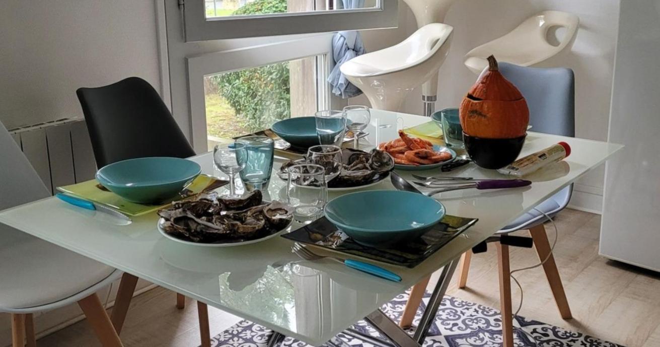 Grand Studio Chaleureux à Port Neuf Appartement