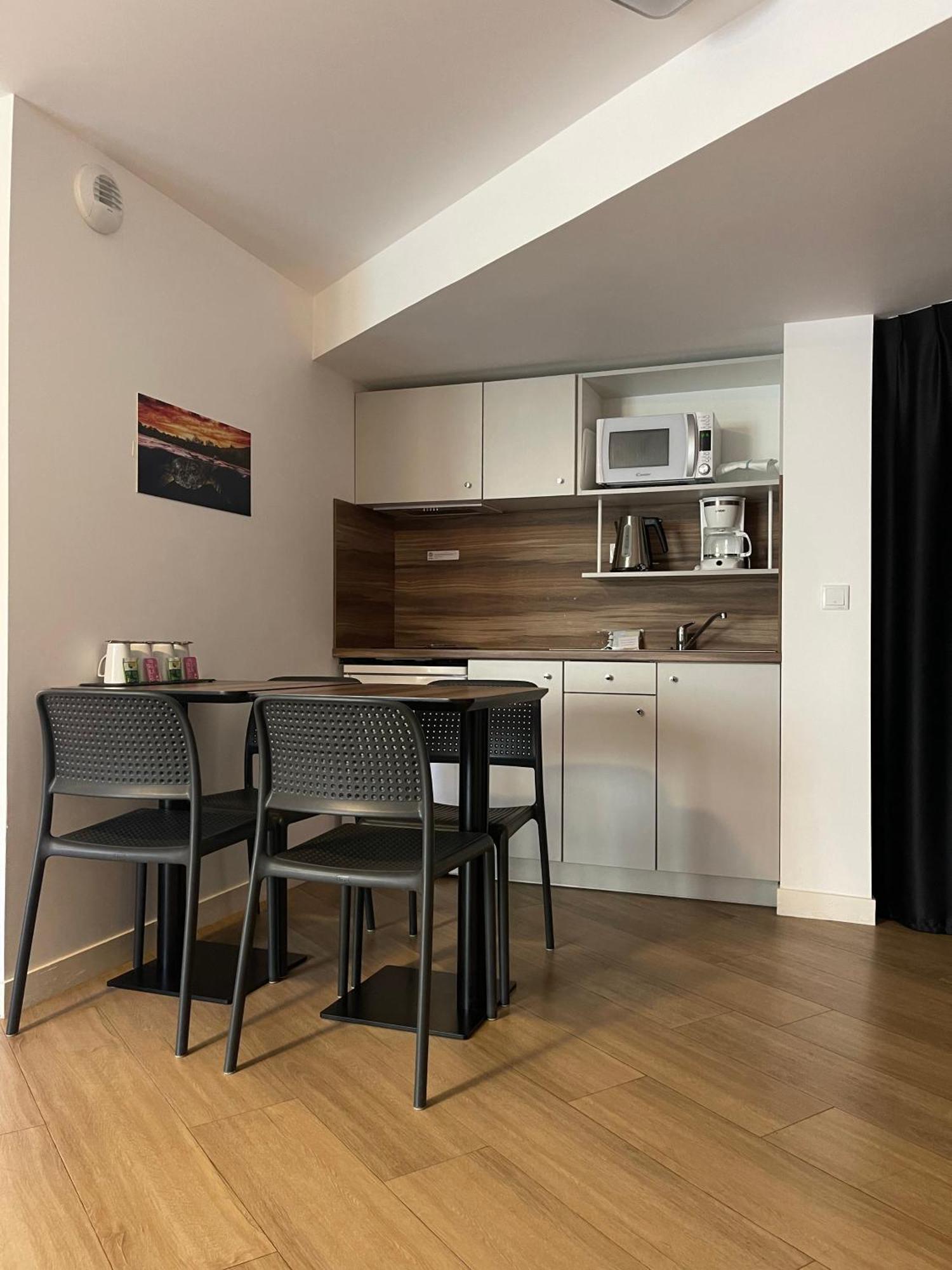 Athome Et Appart hôtel La Rochelle (Charente-Maritime)