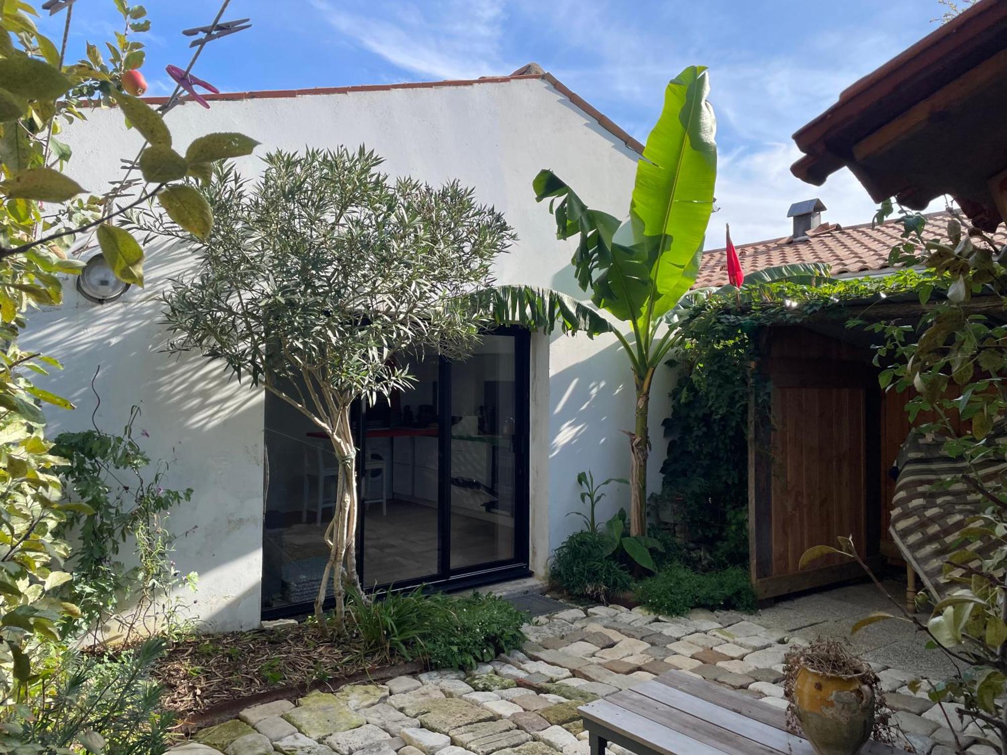Maison Independante Avec Jardin, Tres Calme, Centre La Rochelle Apartment *
