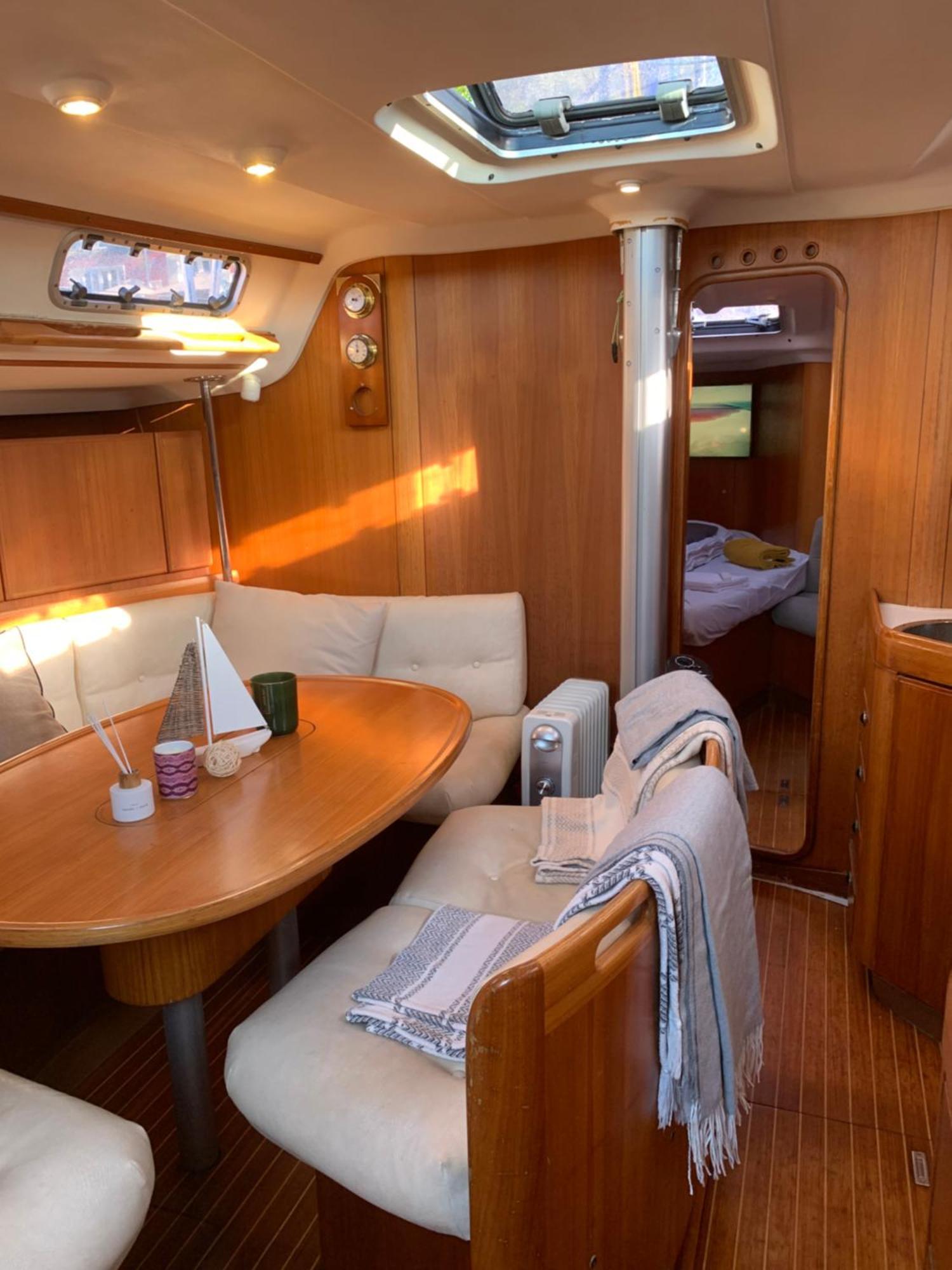 Nuit Sur Un Bateau Vieux Port Bateau-hôtel *