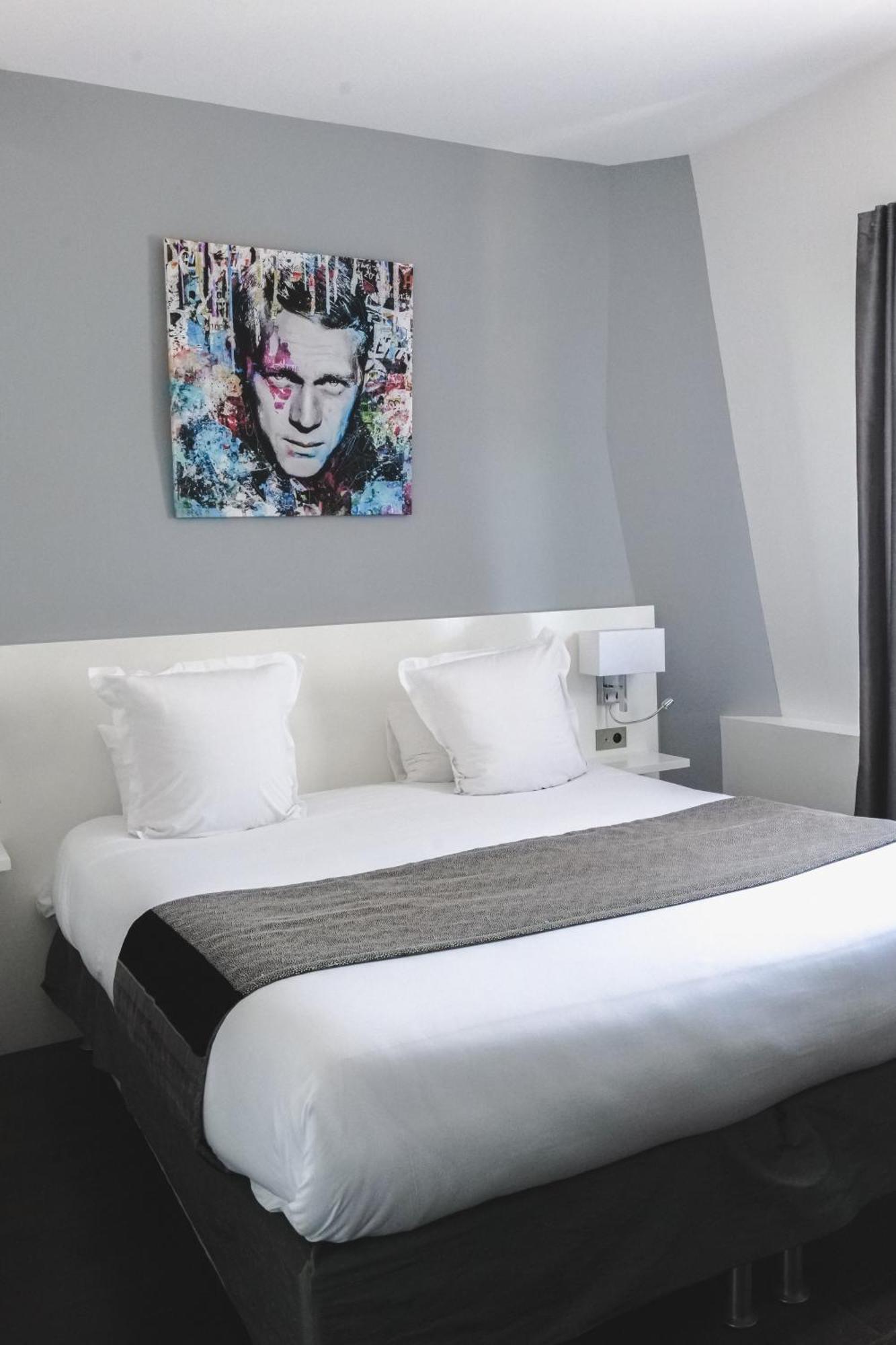 Le Manoir Hotel