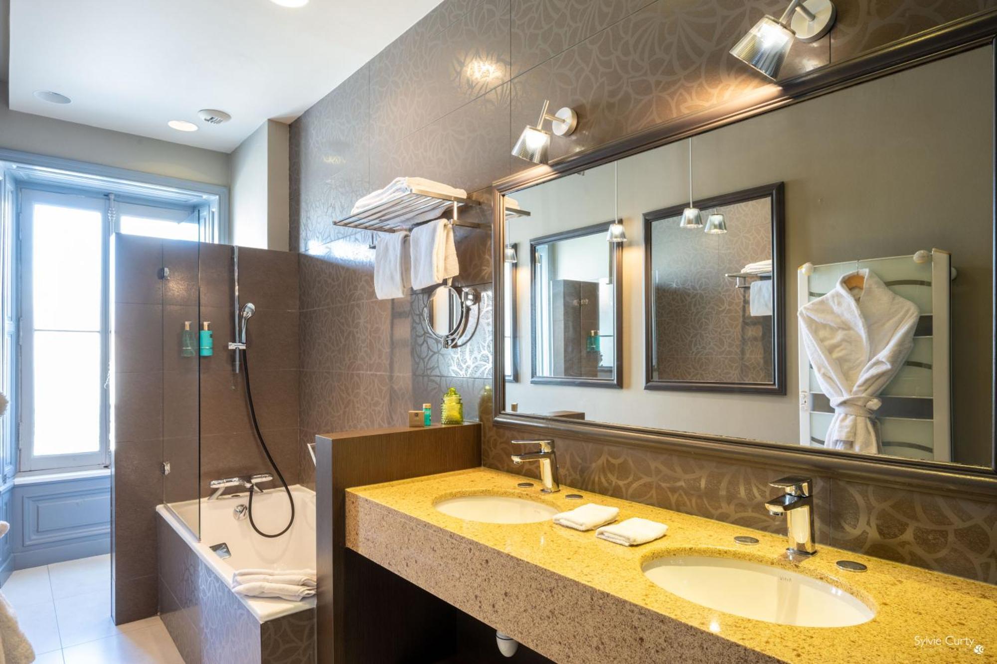 Le Champlain Hotel