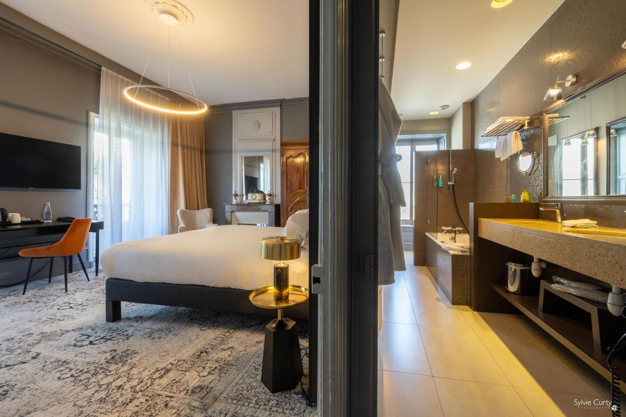 Le Champlain Hotel 4*