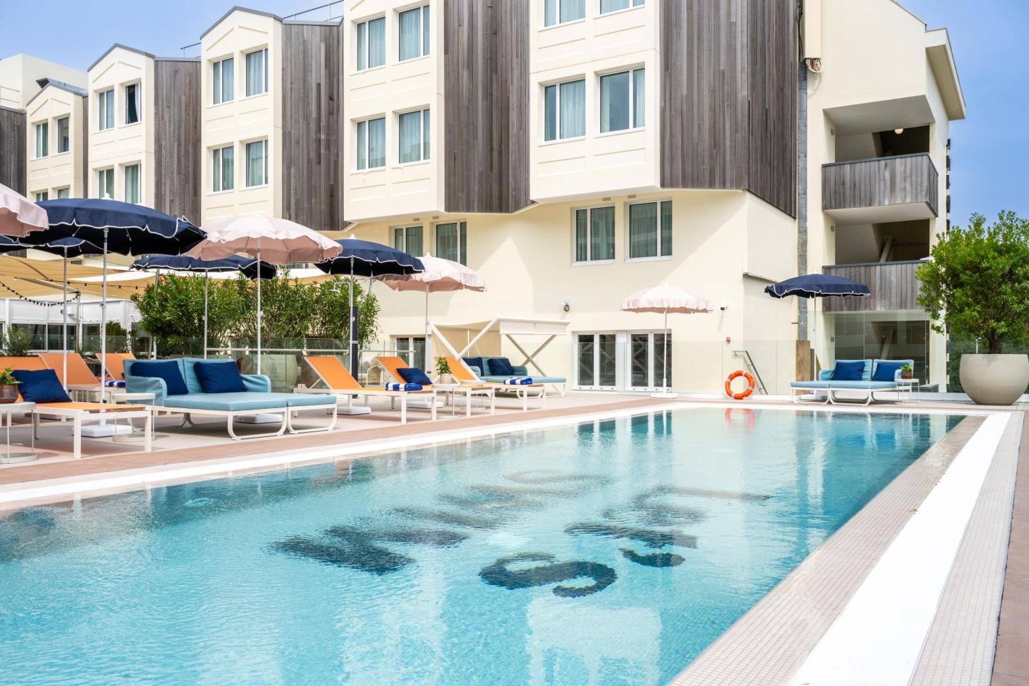Hotel Mercure La Rochelle Vieux Port Sud 4*