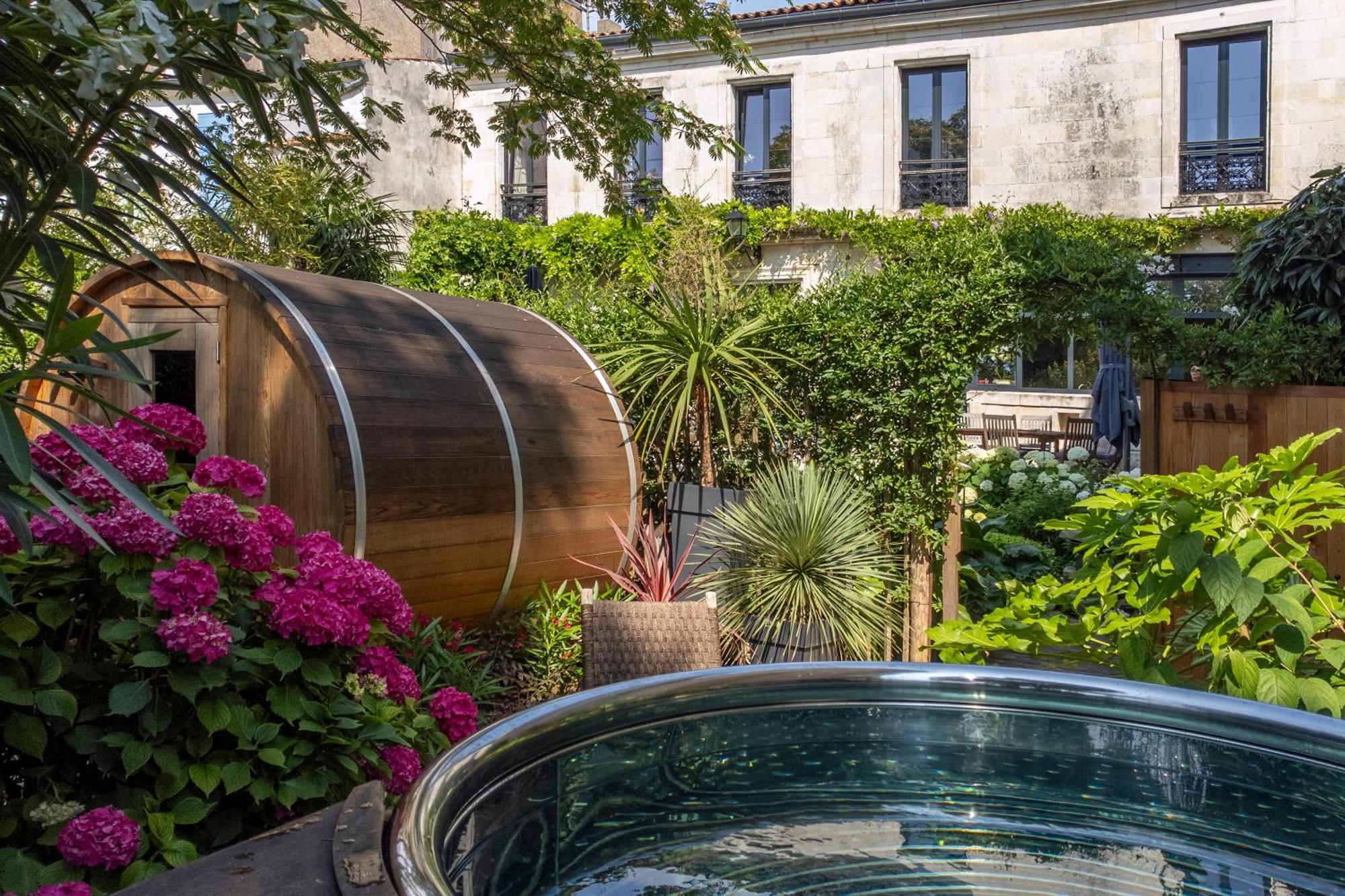 Escale Rochelaise B&b, Bain Nordique Et Sauna Tonneau *