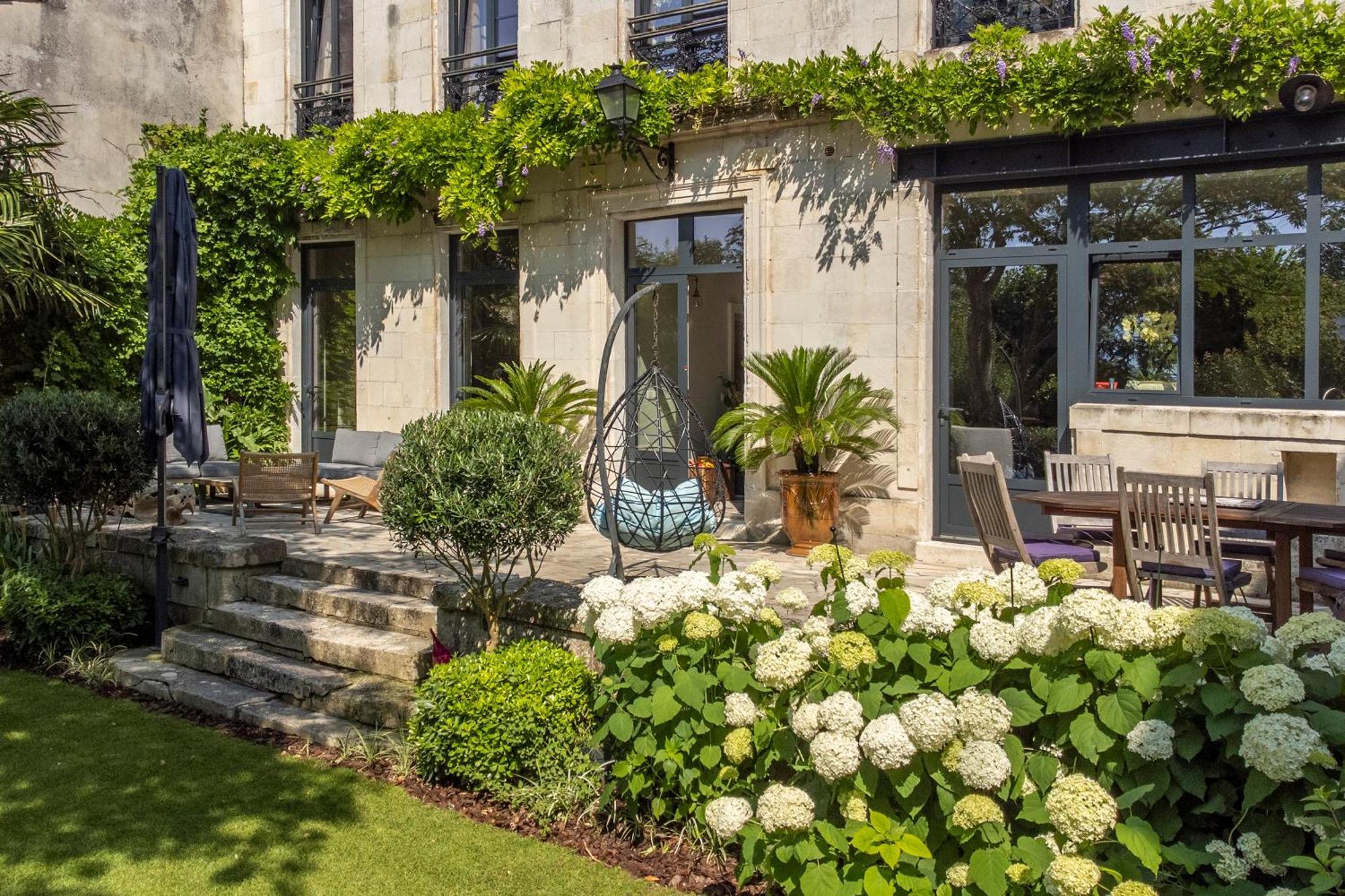 Bed & Breakfast Escale Rochelaise B&b, Bain Nordique Et Sauna Tonneau