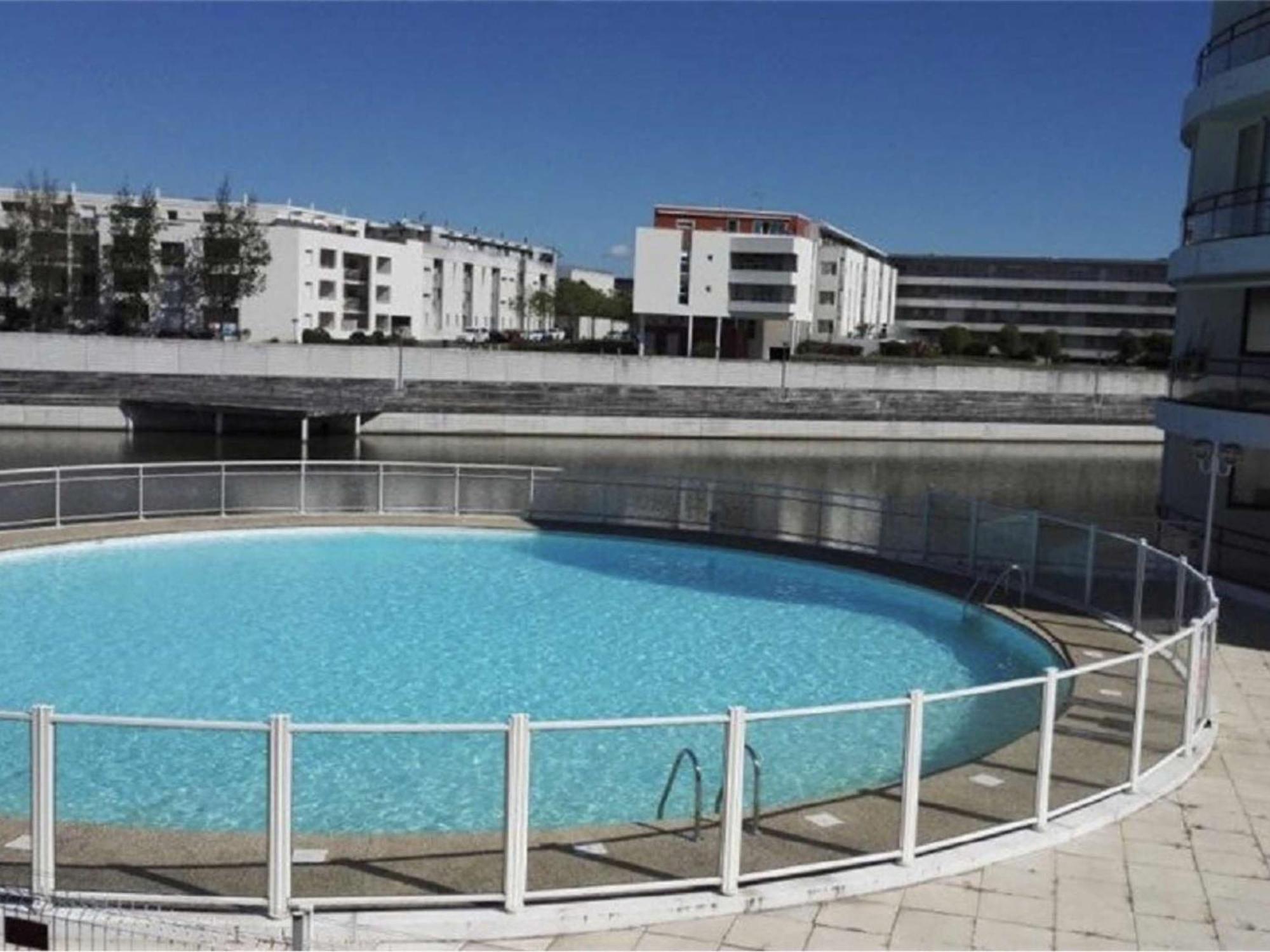 Duplex Avec Piscine, Balcon Et Parking - Proche Plage, 4 Couchages A La Rochelle - Fr-1-246-9 Apartment *