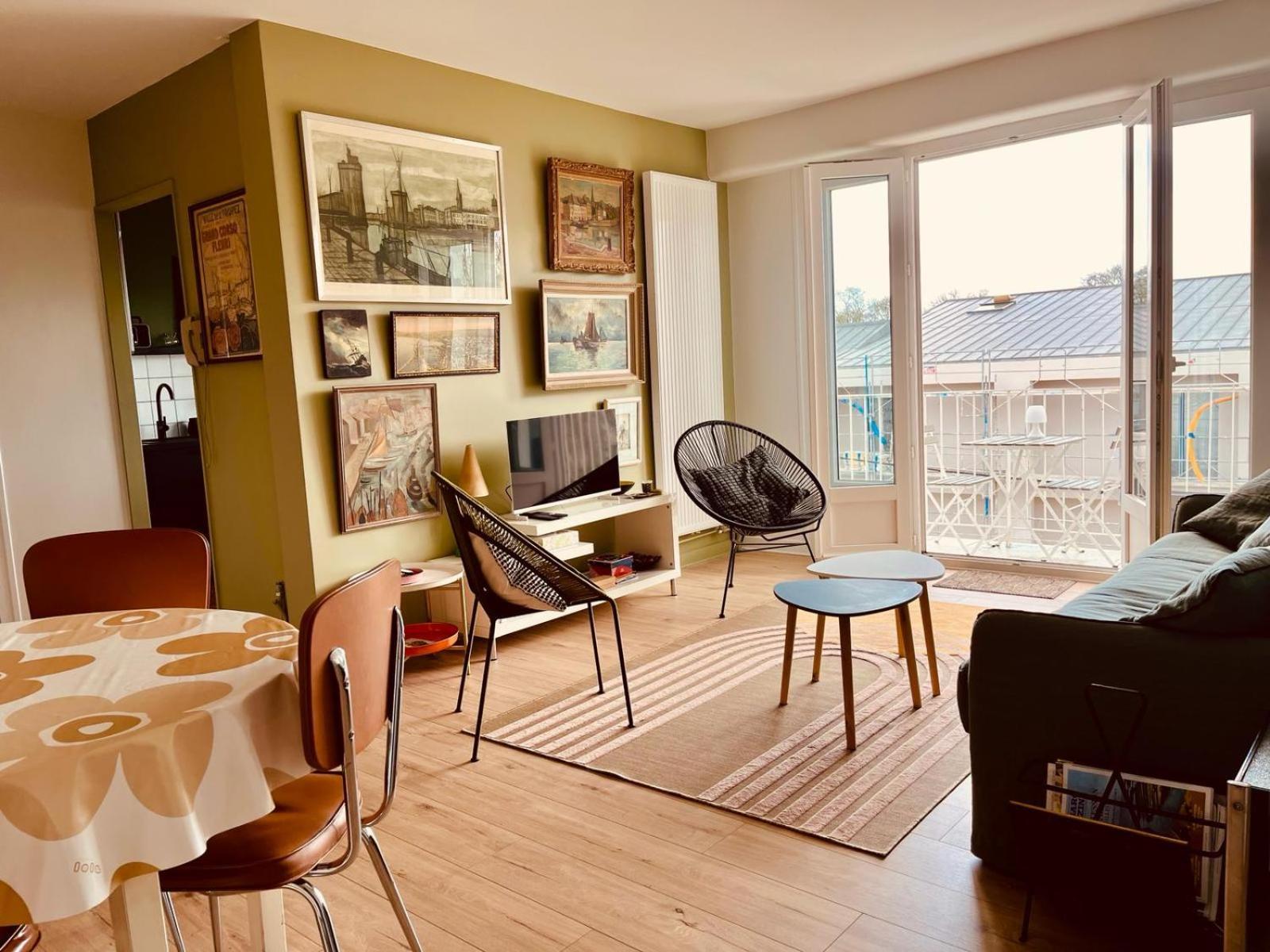 Apartment Champs De Mars 1 Proche Centre Ville, Balcon Et Parking *