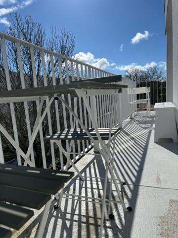 Champs De Mars 1 Proche Centre Ville, Balcon Et Parking *