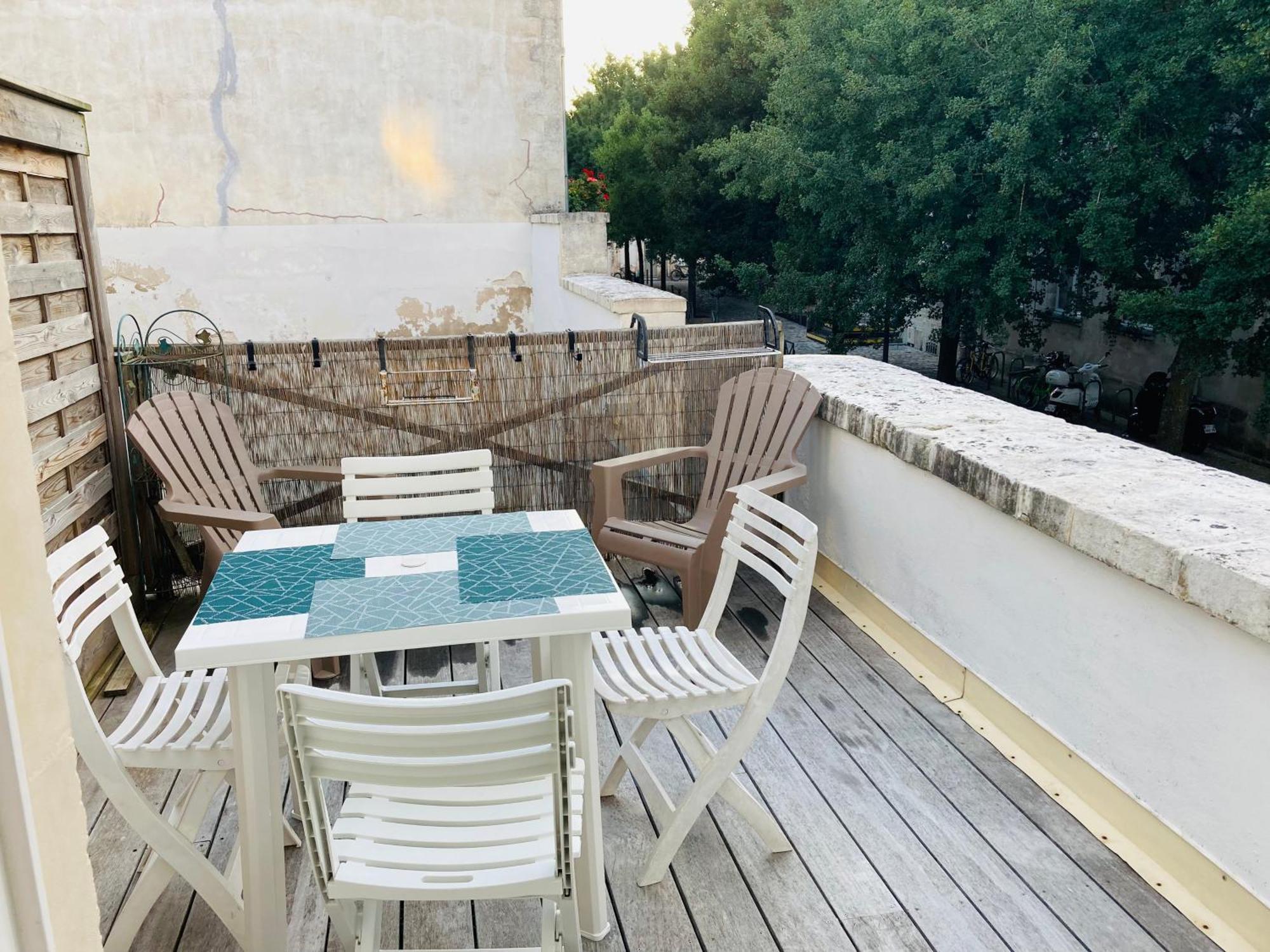 Bel T2 Lumineux Avec Terrasse Hyper Centre. Appartement La Rochelle (Charente-Maritime)